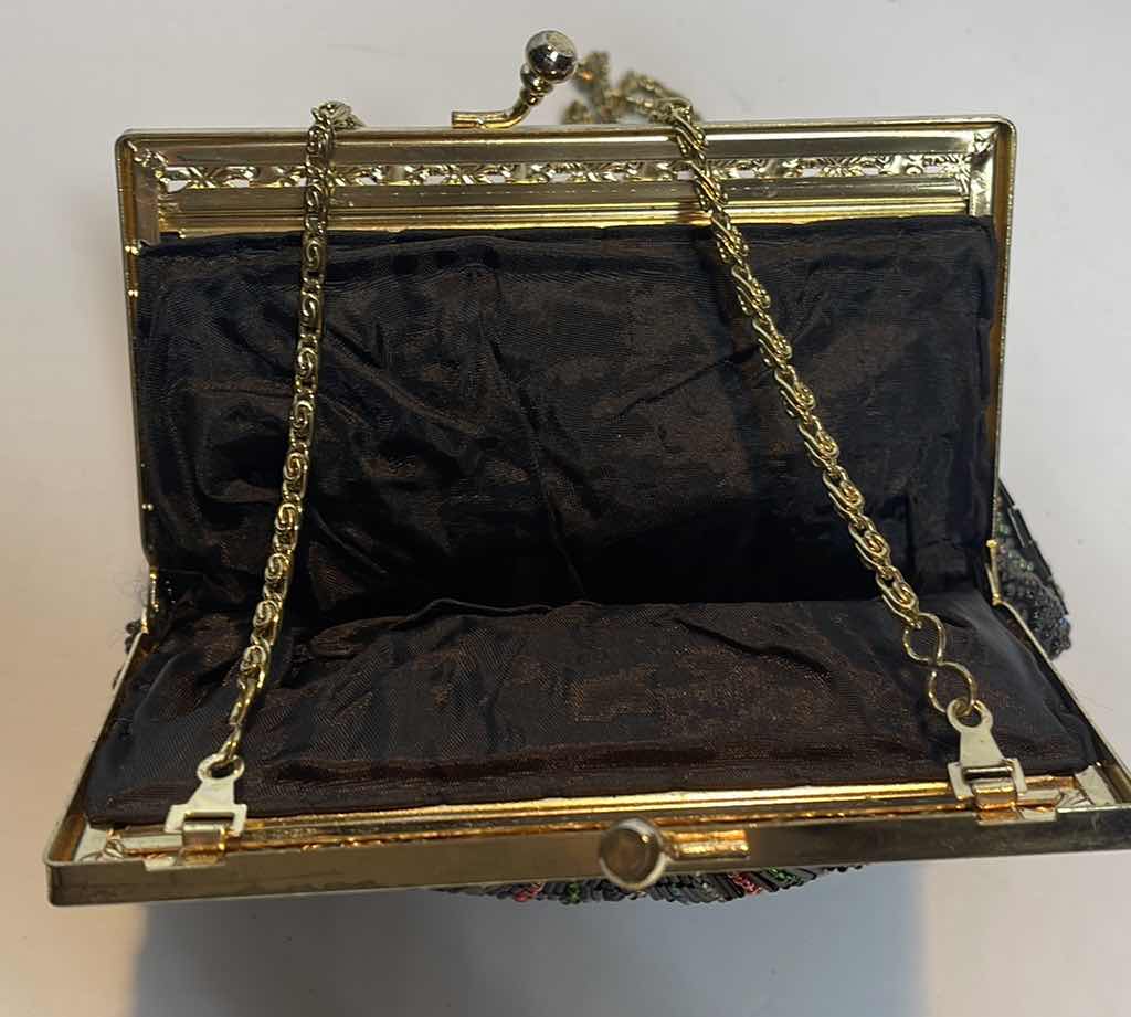 Photo 1 of CAROLYN BARTON BEADED SEASHELL PURSE