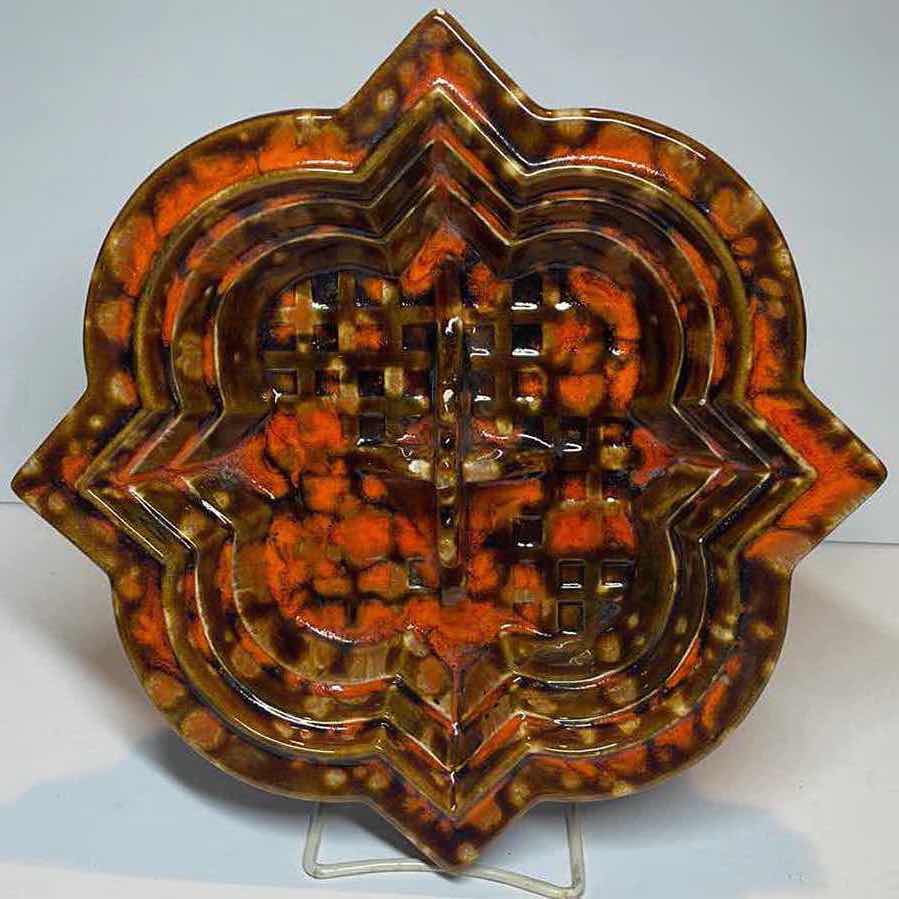 Photo 2 of VINTAGE ATLANTIC MOLD COMPANY ASHTRAY/ CATCH-ALL & HAND-PAINTED DUCK