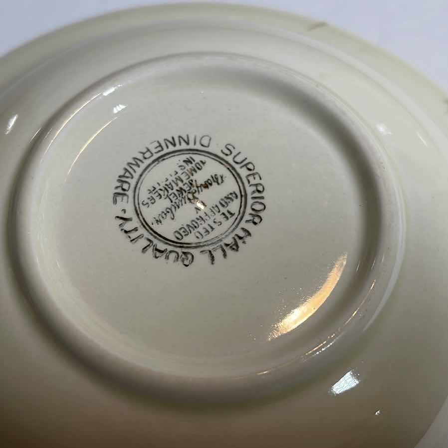 Photo 1 of SUPERIOR HALL QUALITY AUTUMN LEAF PATTERN - 2 BOWLS - 2 DESERT BOWLS & 4 CUSTARD DISHES