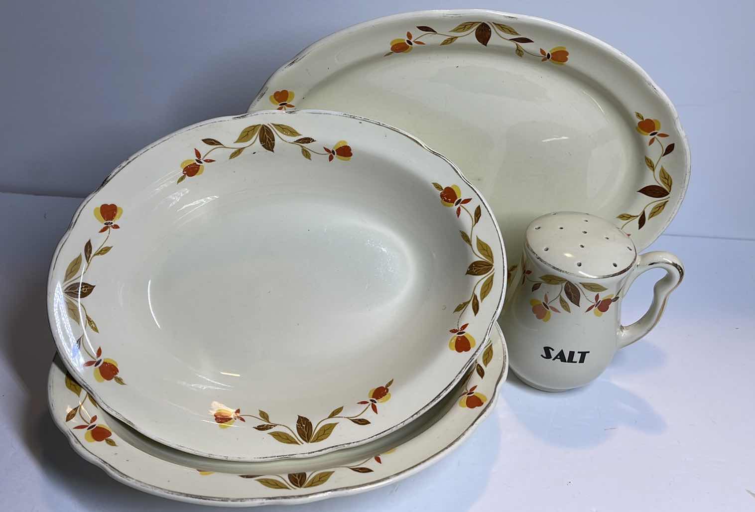 Photo 1 of SUPERIOR HALL QUALITY AUTUMN LEAF PATTERN- 2 SERVING BOWLS -1 PLATER AND SALT SHAKER 
MORE OF THIS COLLECTION IN AUCTION