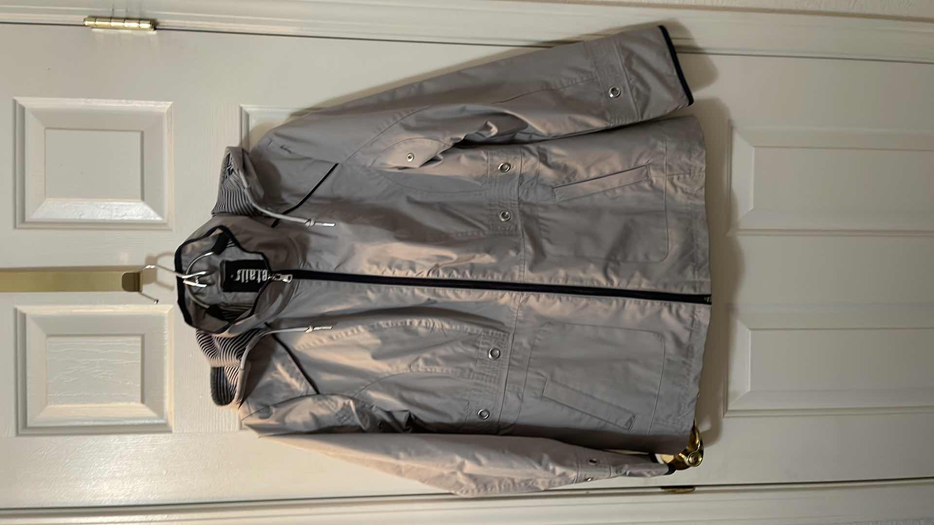 Photo 1 of DETAILS LADIES COAT (LARGE)