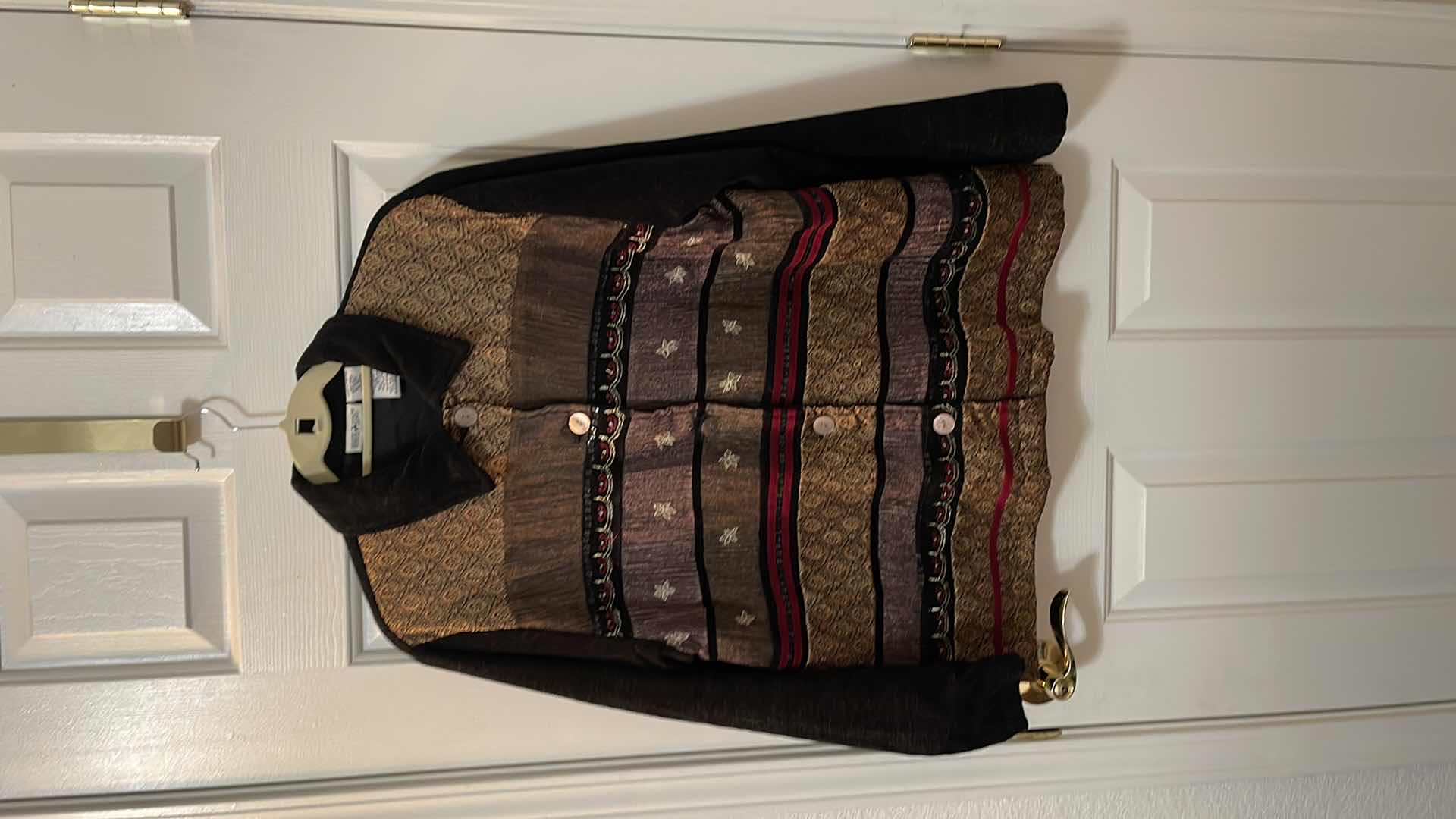 Photo 1 of WHITE STAGE LADIES TOP (SIZE L)