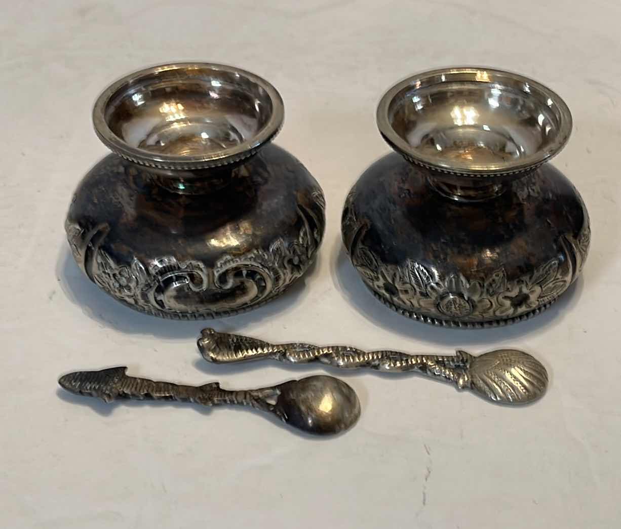 Photo 4 of VINTAGE SMALL SUGAR BOWLS W SPOONS