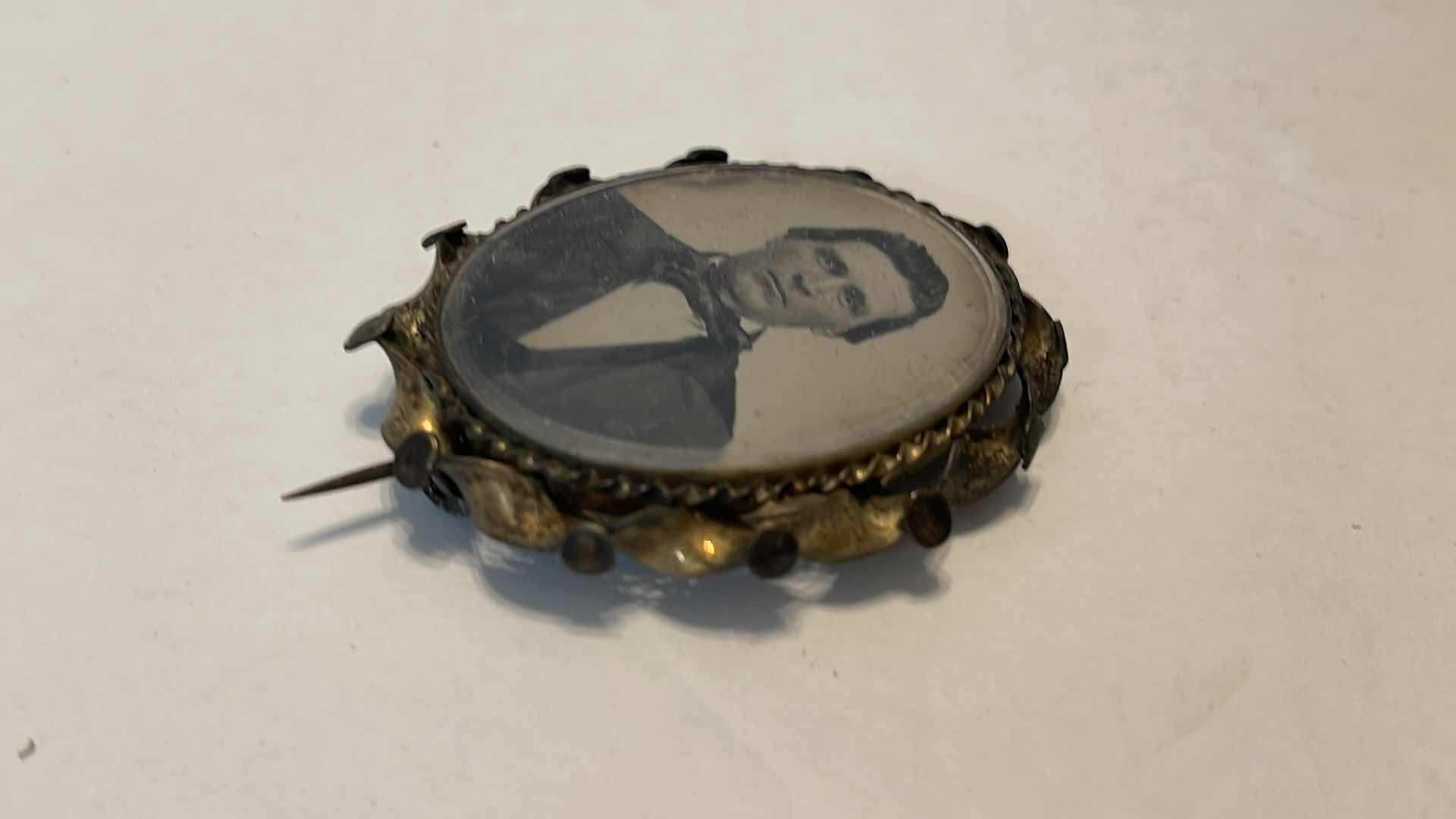 Photo 1 of ANTIQUE PIN