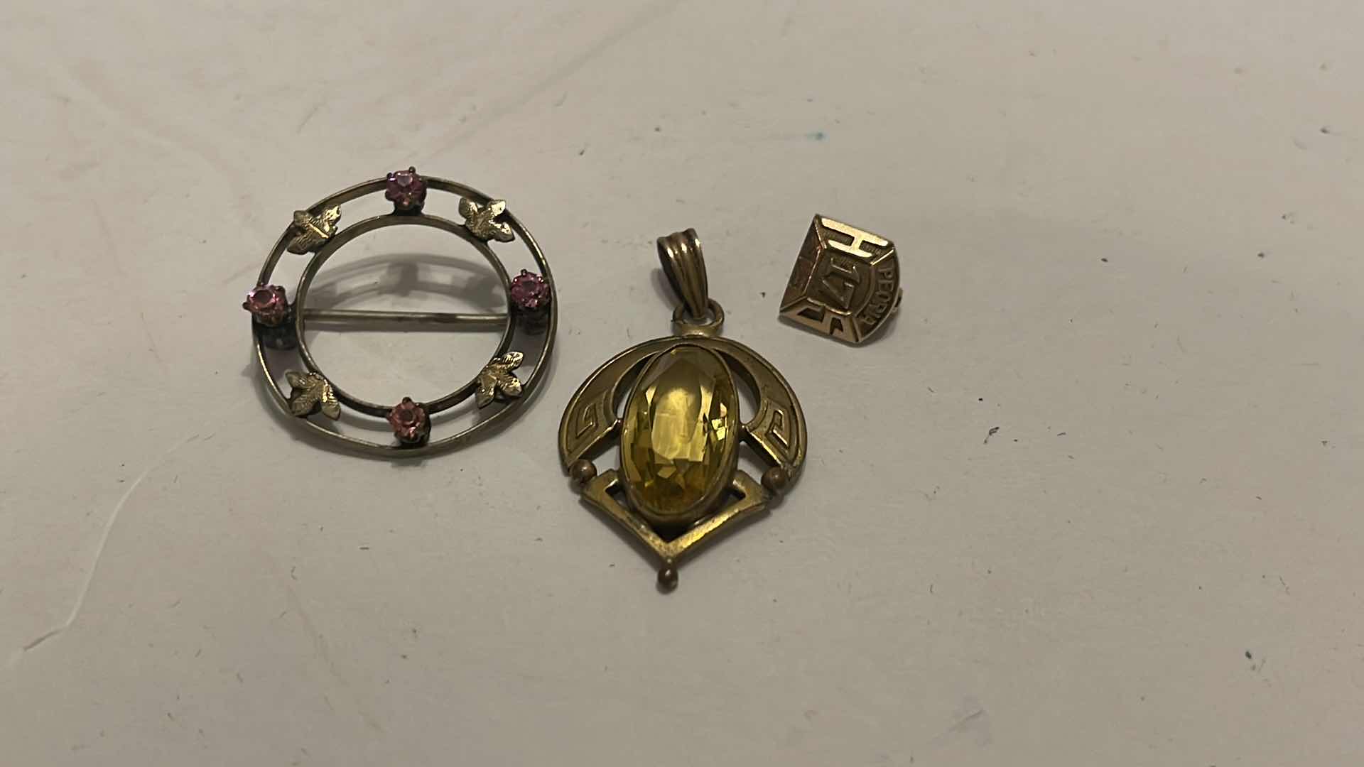 Photo 4 of VINTAGE COSTUME JEWELRY