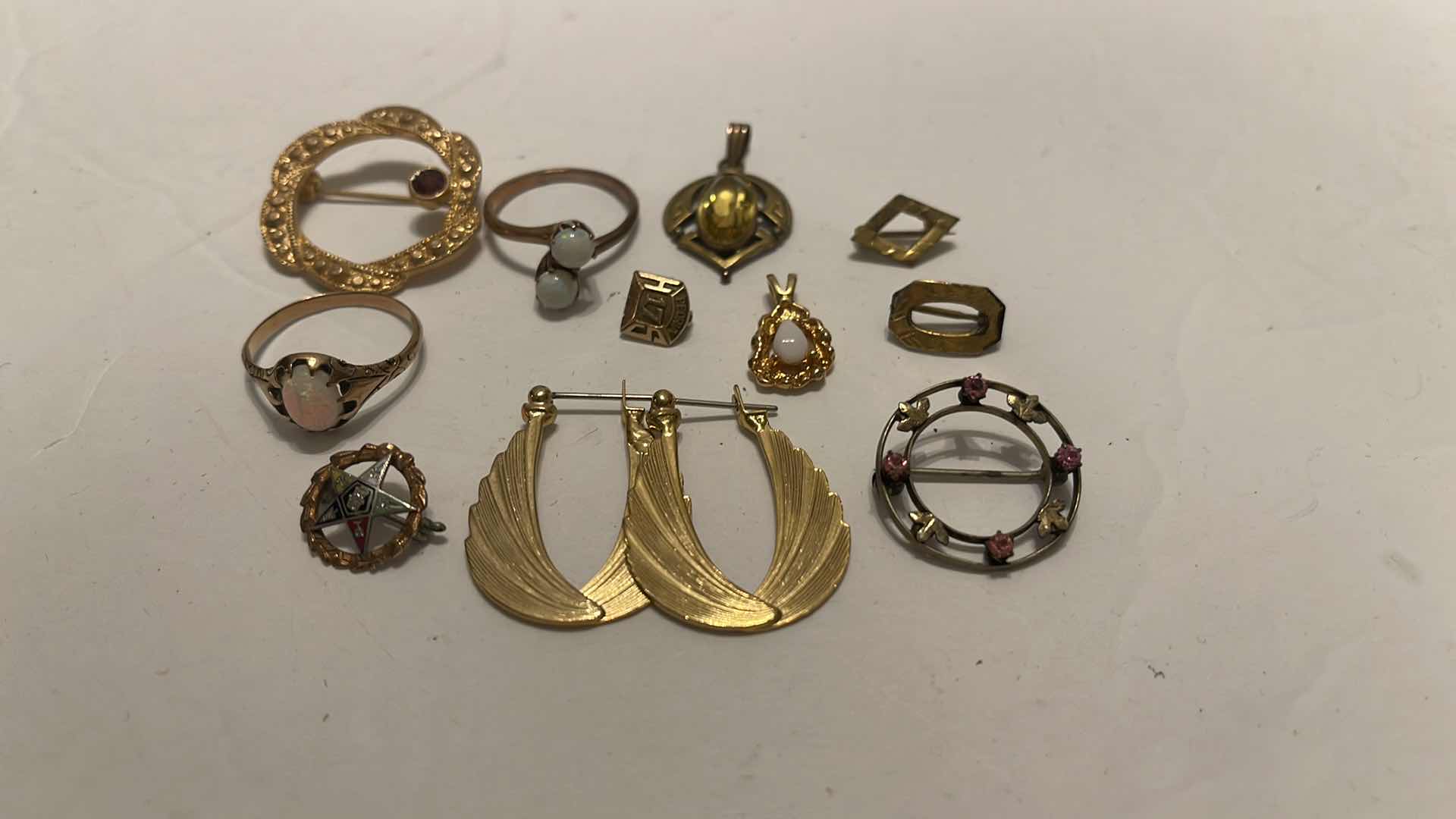 Photo 1 of VINTAGE COSTUME JEWELRY