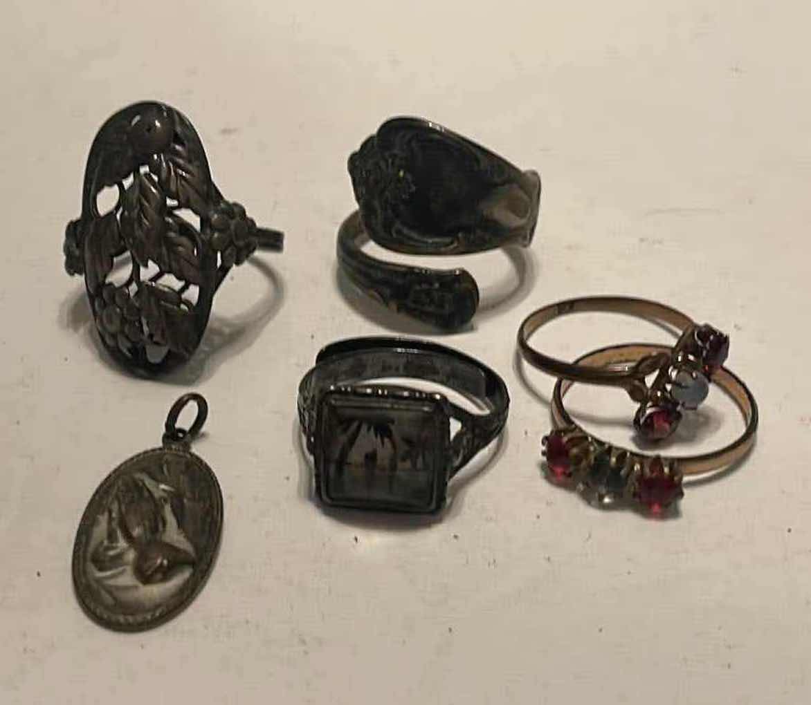 Photo 1 of RARE VINTAGE COSTUME JEWELRY