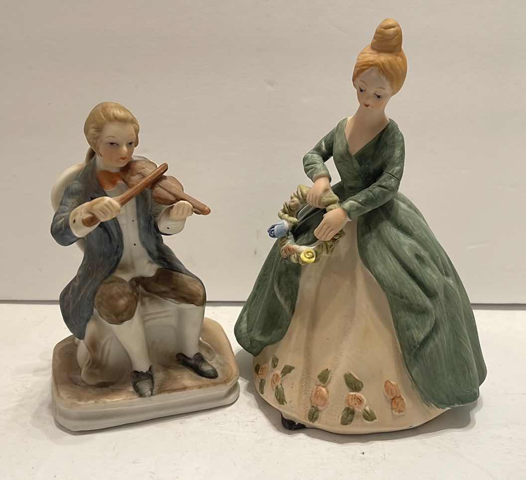 Photo 1 of VINTAGE PORCELAIN FIGURINES - RETAIL PRICE $38.00