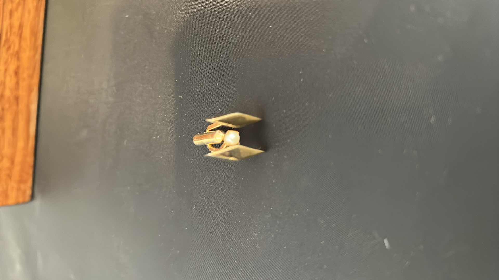 Photo 1 of MENS GOLD AND PEARL DRESS CUFF LINKS.