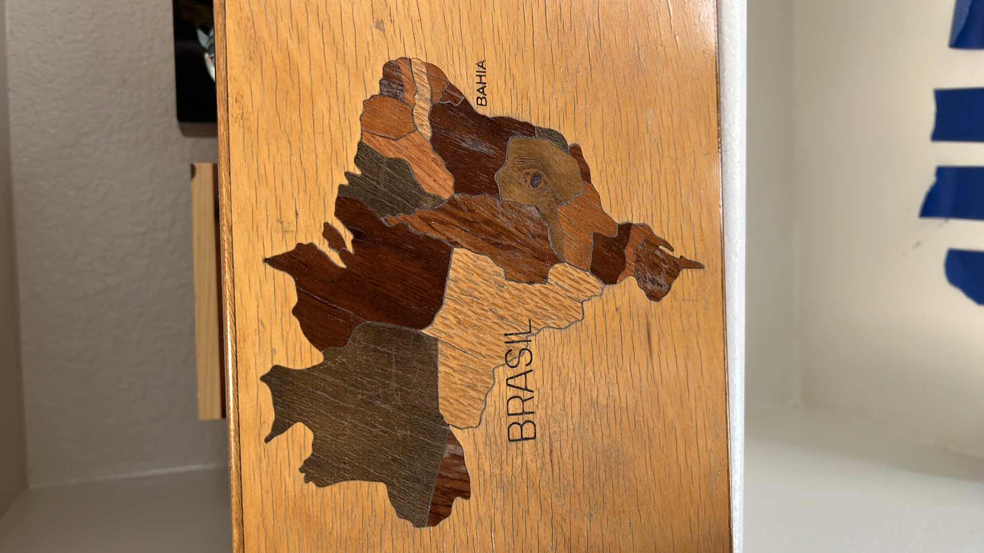 Photo 2 of 6-DECORATIVE WOODEN BOXES. CONTENTS OF SHELF