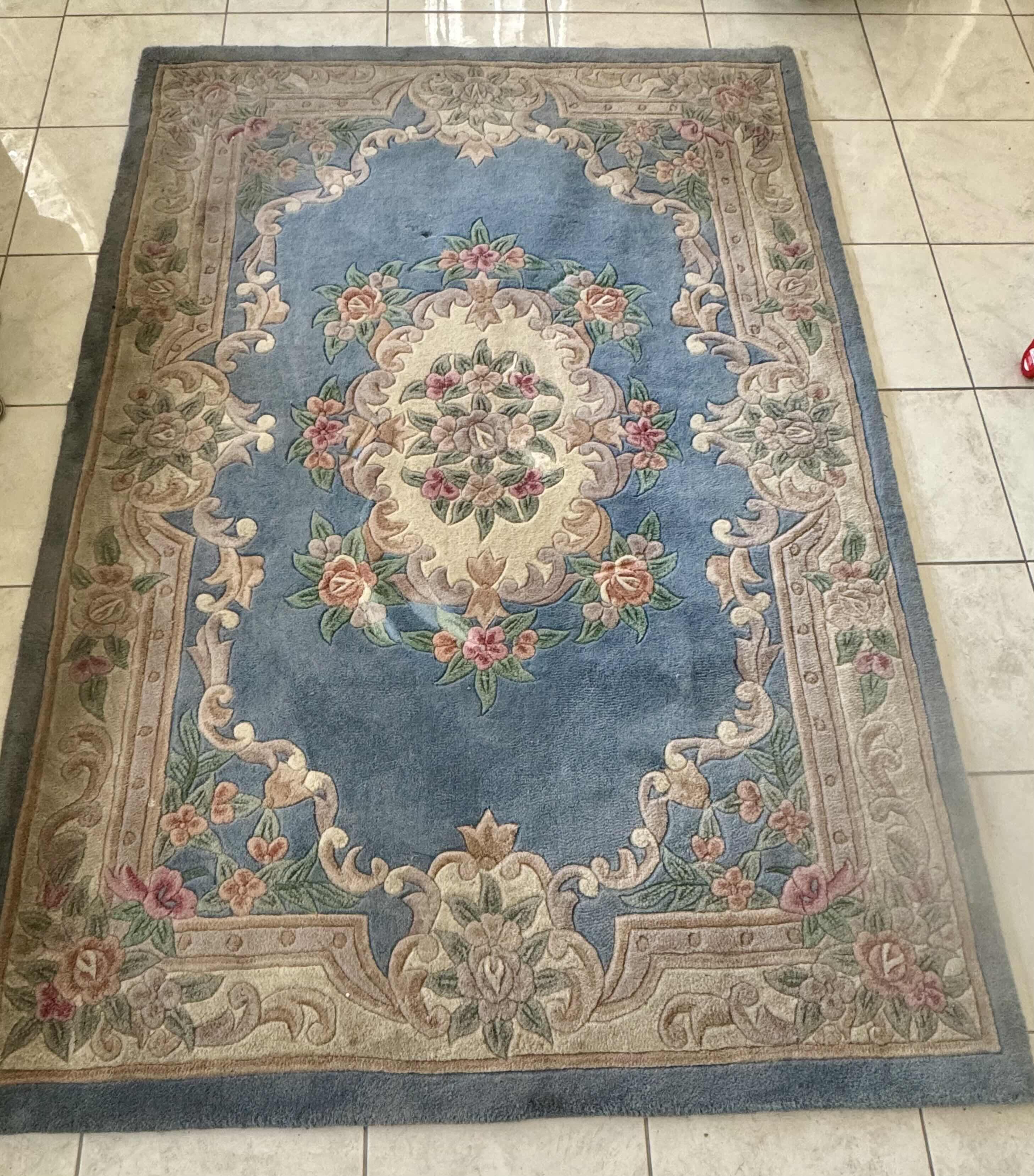 Photo 1 of 8’ X 5’ AREA RUG IN BLUE FLORAL
