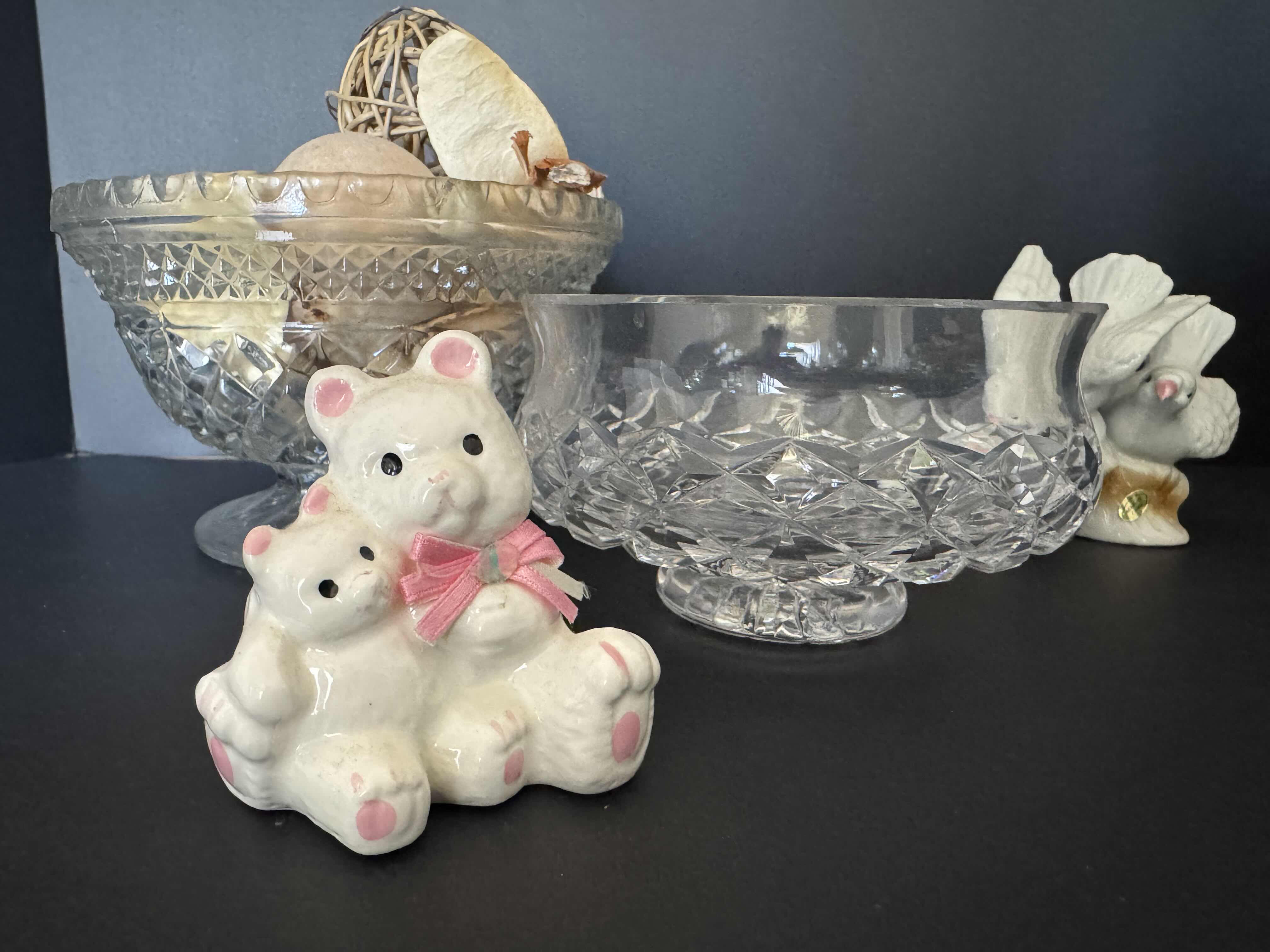 Photo 3 of 4-VINTAGE HOME DECOR CHRYSTAL AND CERAMIC PIECES.