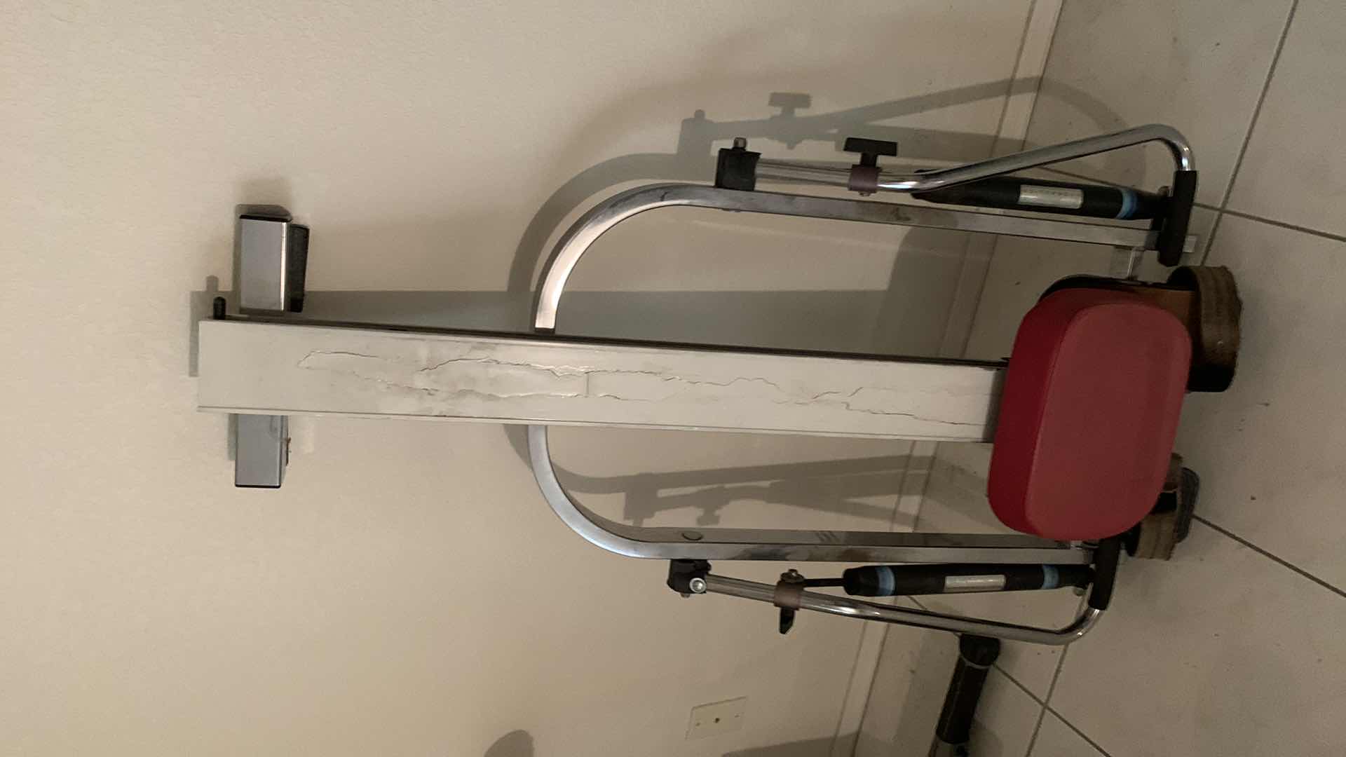 Photo 1 of COMPRESSED AIR MANUEL ROWING MACHINE. EXERCISE EQUIPTMENT.