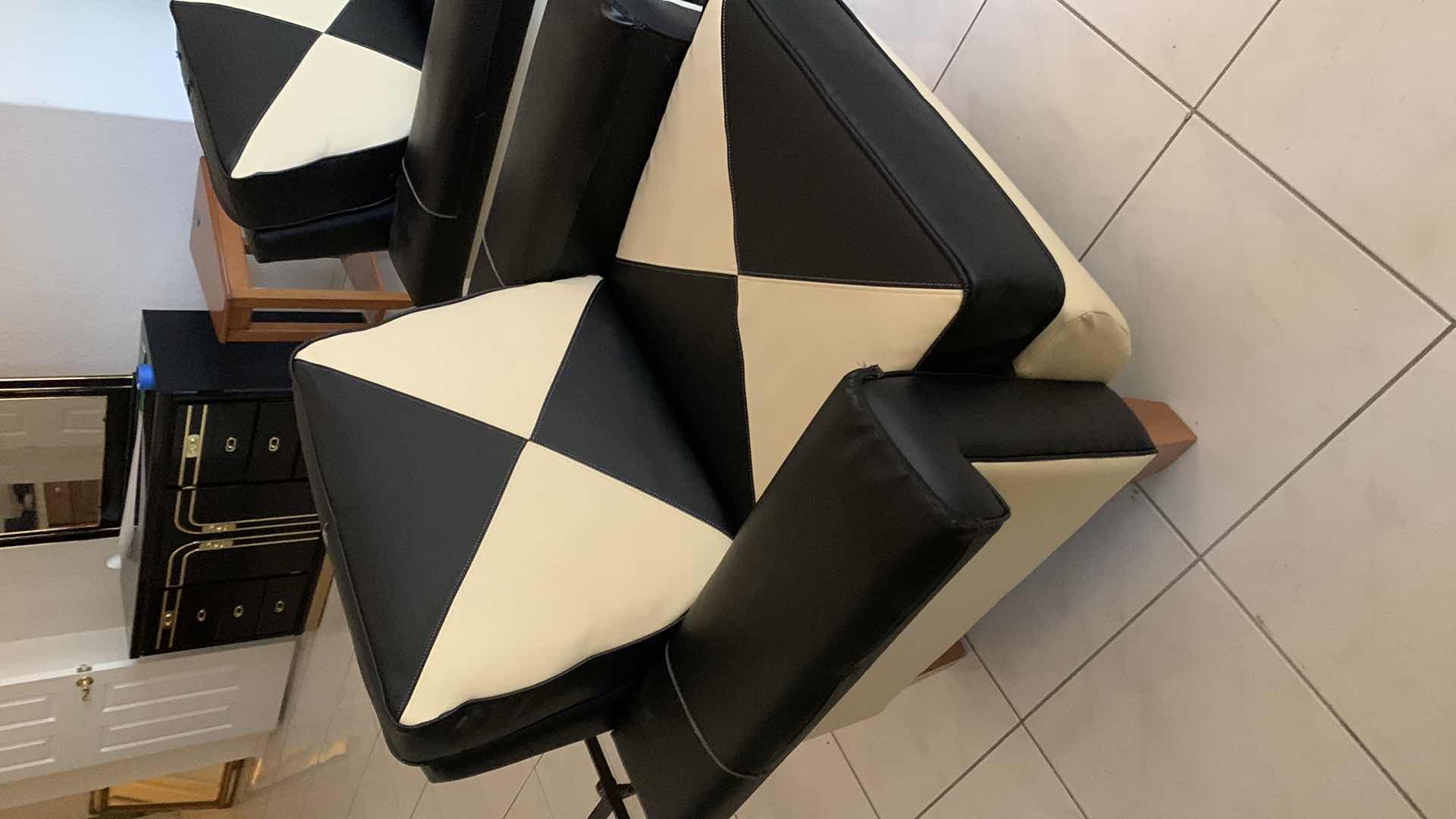 Photo 2 of TOD OLDHAM LAZYBOY LEATHER CHAIR 40” X 36” H 36”