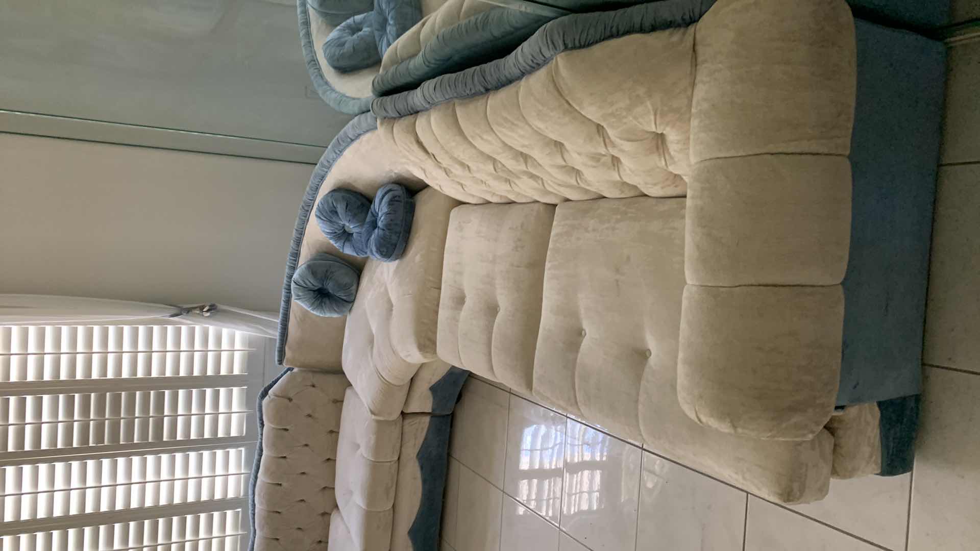 Photo 7 of GAINES SECTIONAL SOFA BEIGE W BLUE ACCENT VELOUR UPHOLSTERY