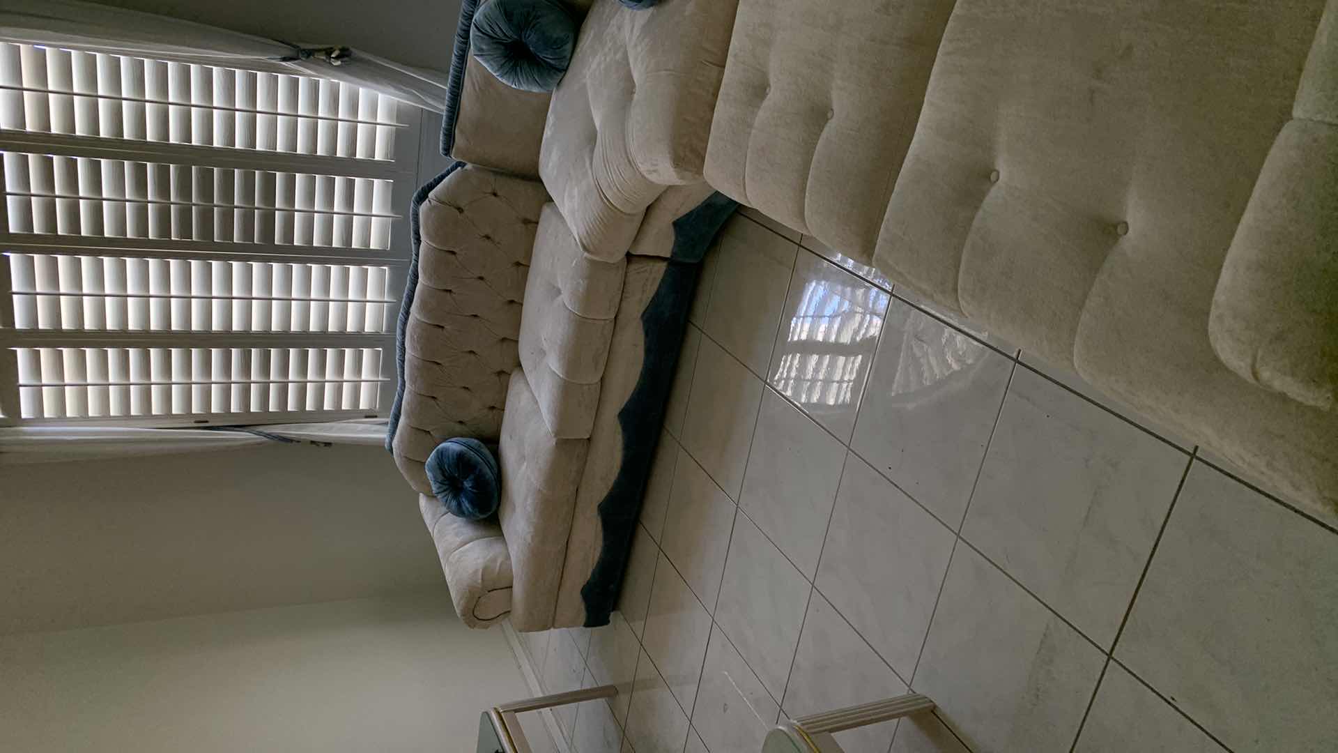 Photo 3 of GAINES SECTIONAL SOFA BEIGE W BLUE ACCENT VELOUR UPHOLSTERY