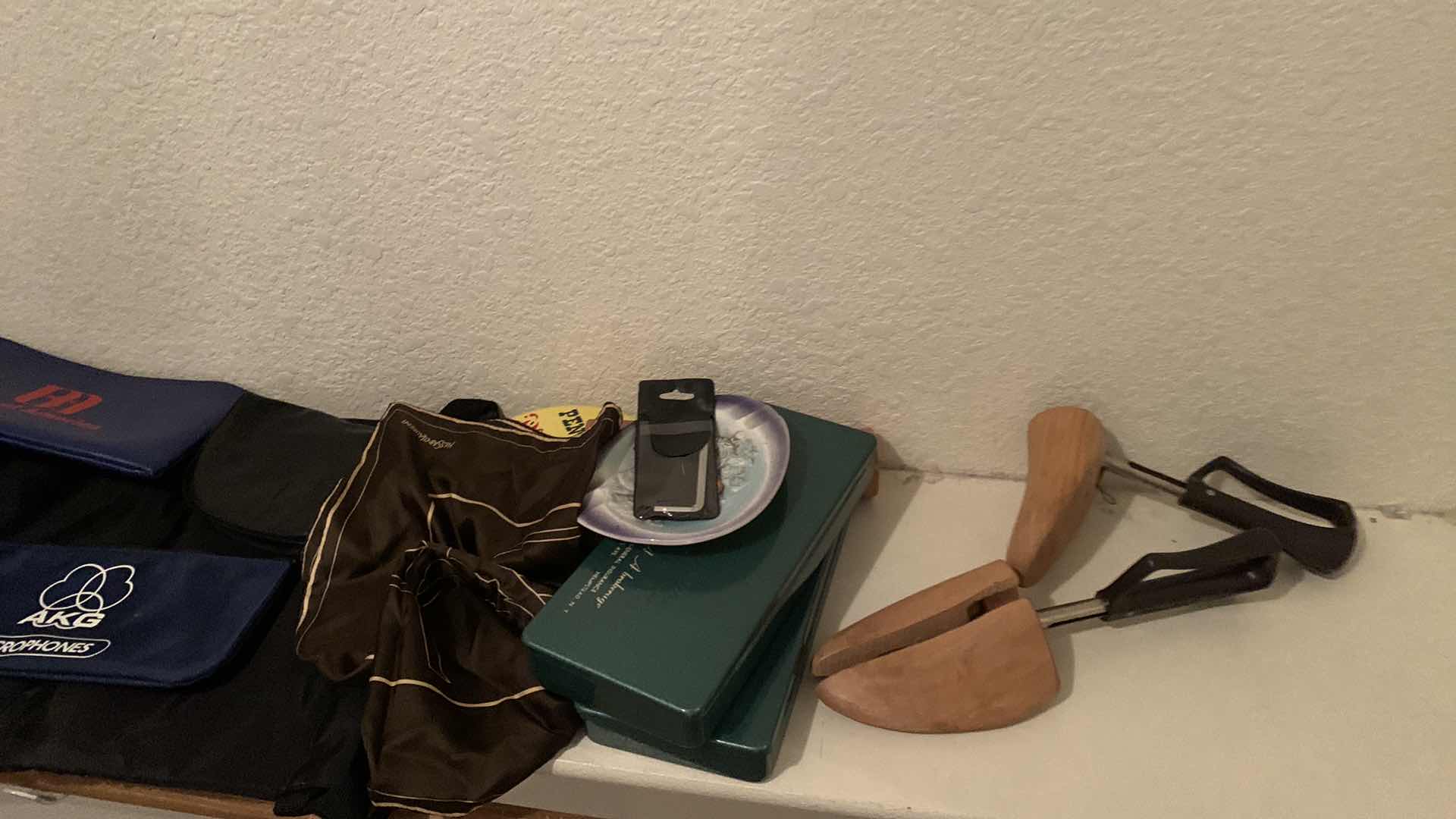 Photo 1 of CANVAS TOTA BAGS, AND DUFFLE BAG