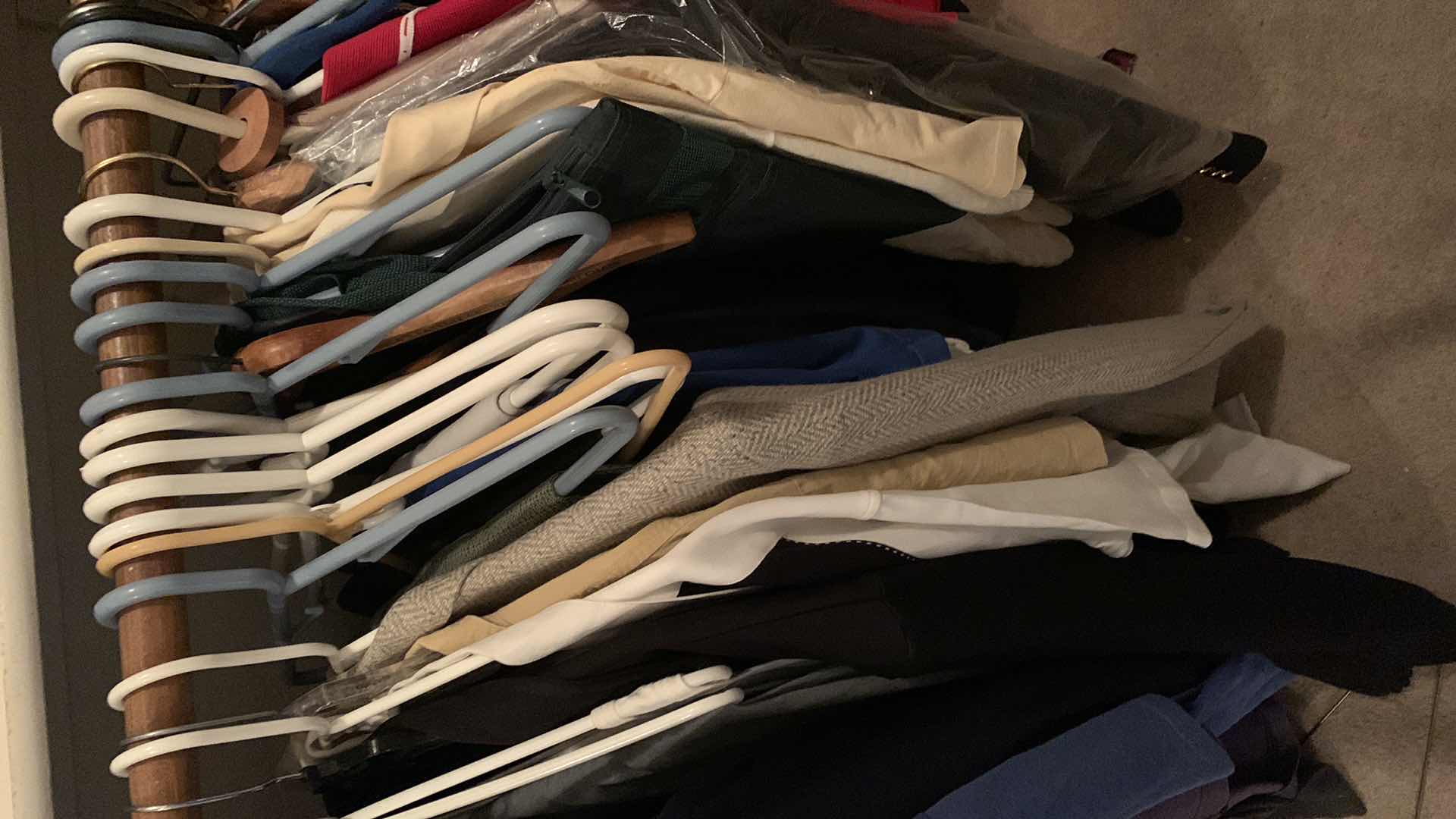 Photo 3 of MENS CLOTHING SIZE XL