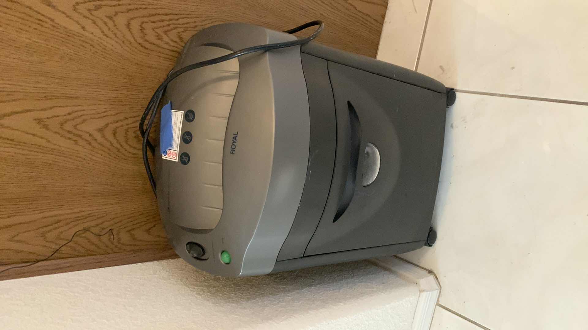 Photo 1 of ROYAL PAPER SHREDDER