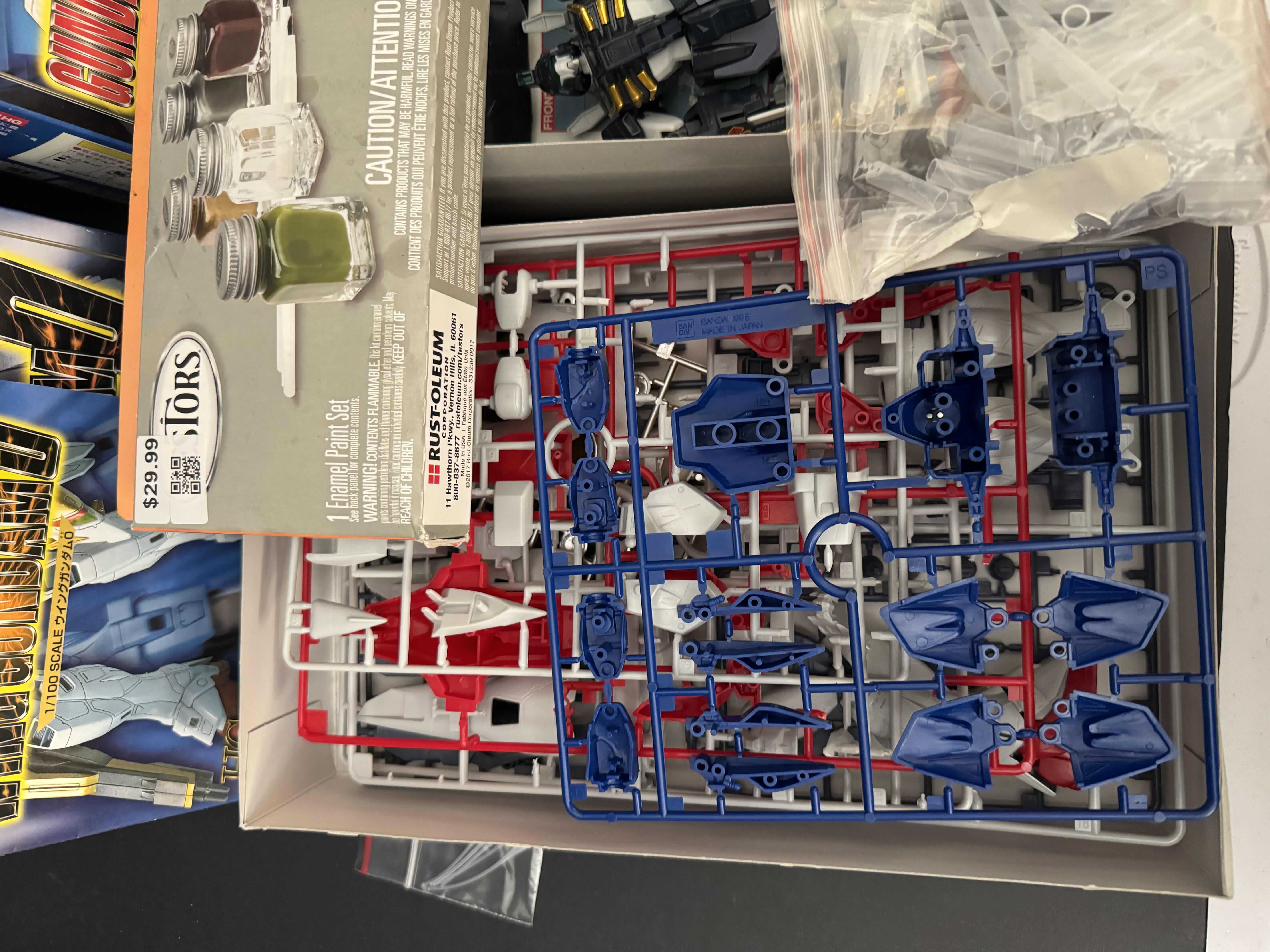 Photo 1 of 2 MODELS AND SET OF ENAMEL PAINT