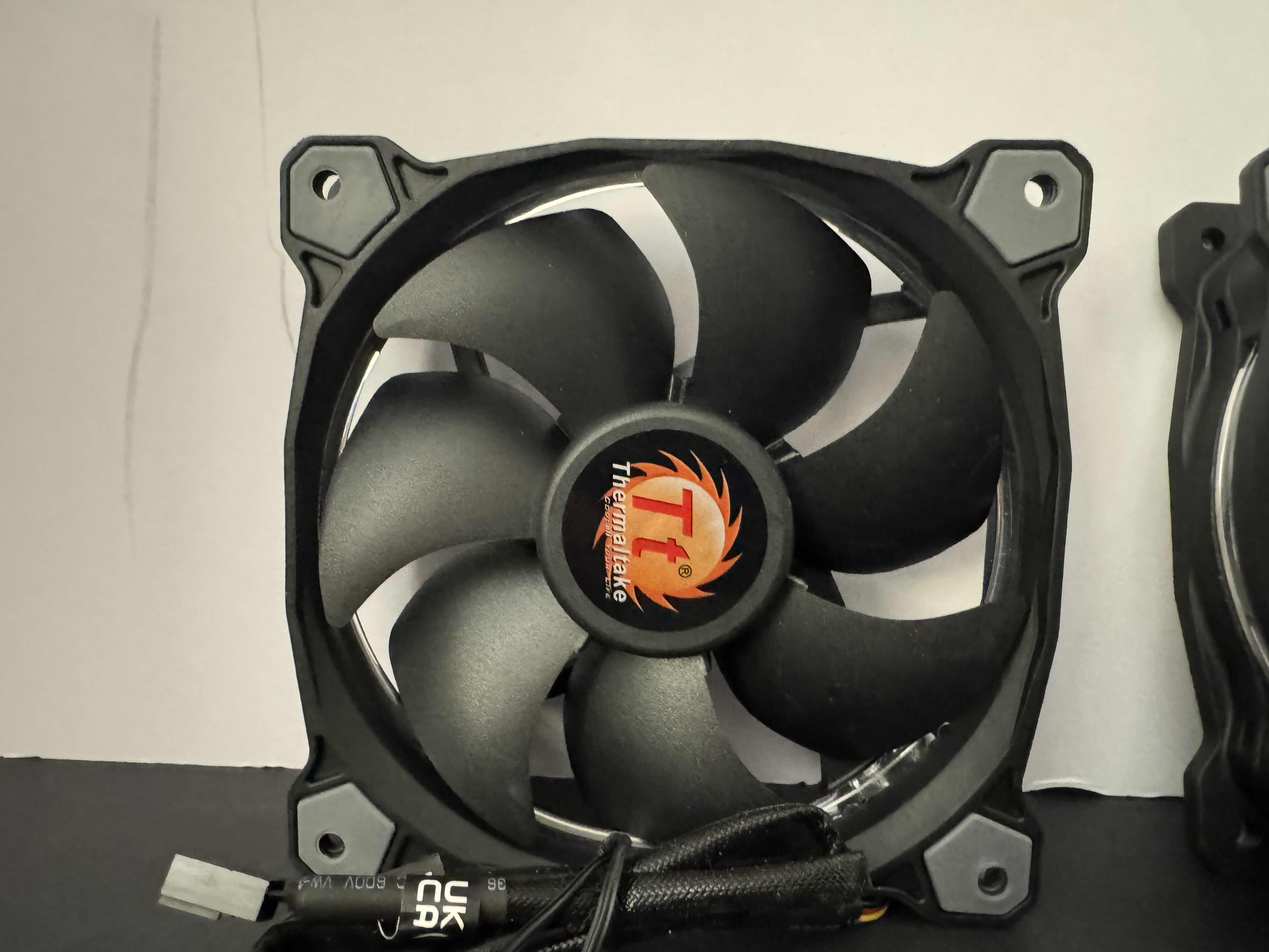 Photo 1 of 2 THERMALTAKE RIING 14 LED