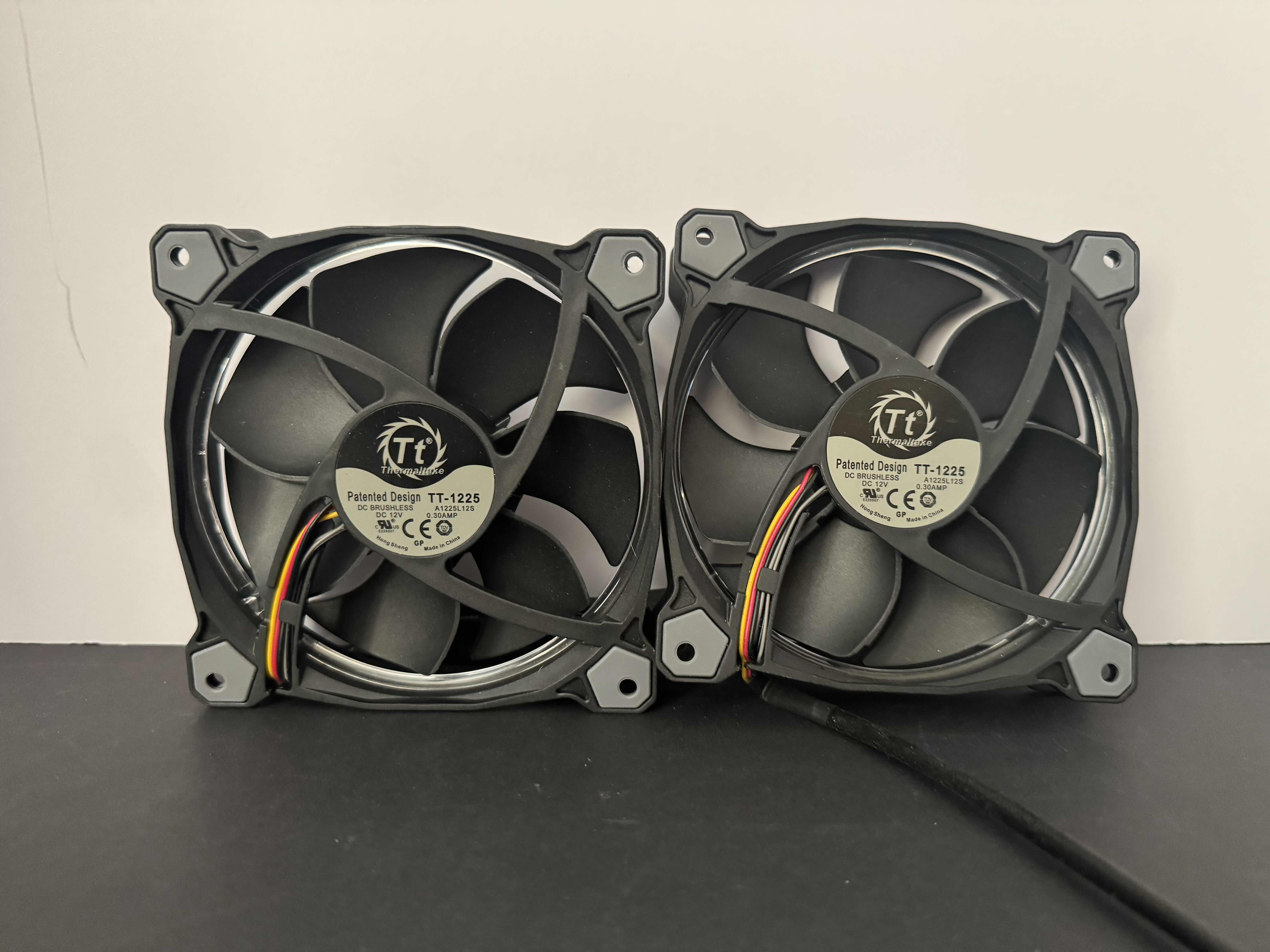 Photo 1 of 2 THERMALTAKE RIING 14 LED