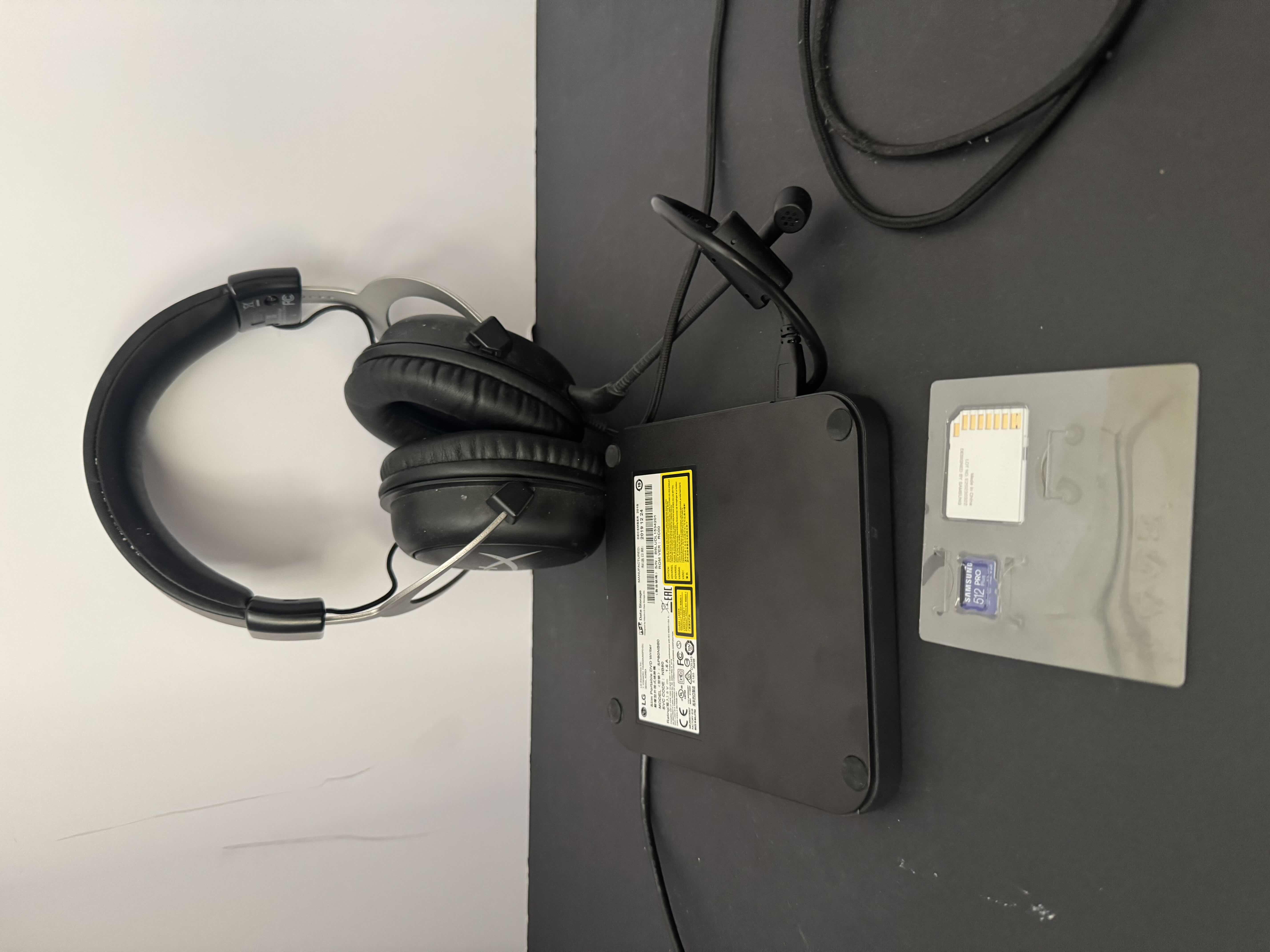 Photo 1 of DATA STORAGE AND GAMING HEADSET