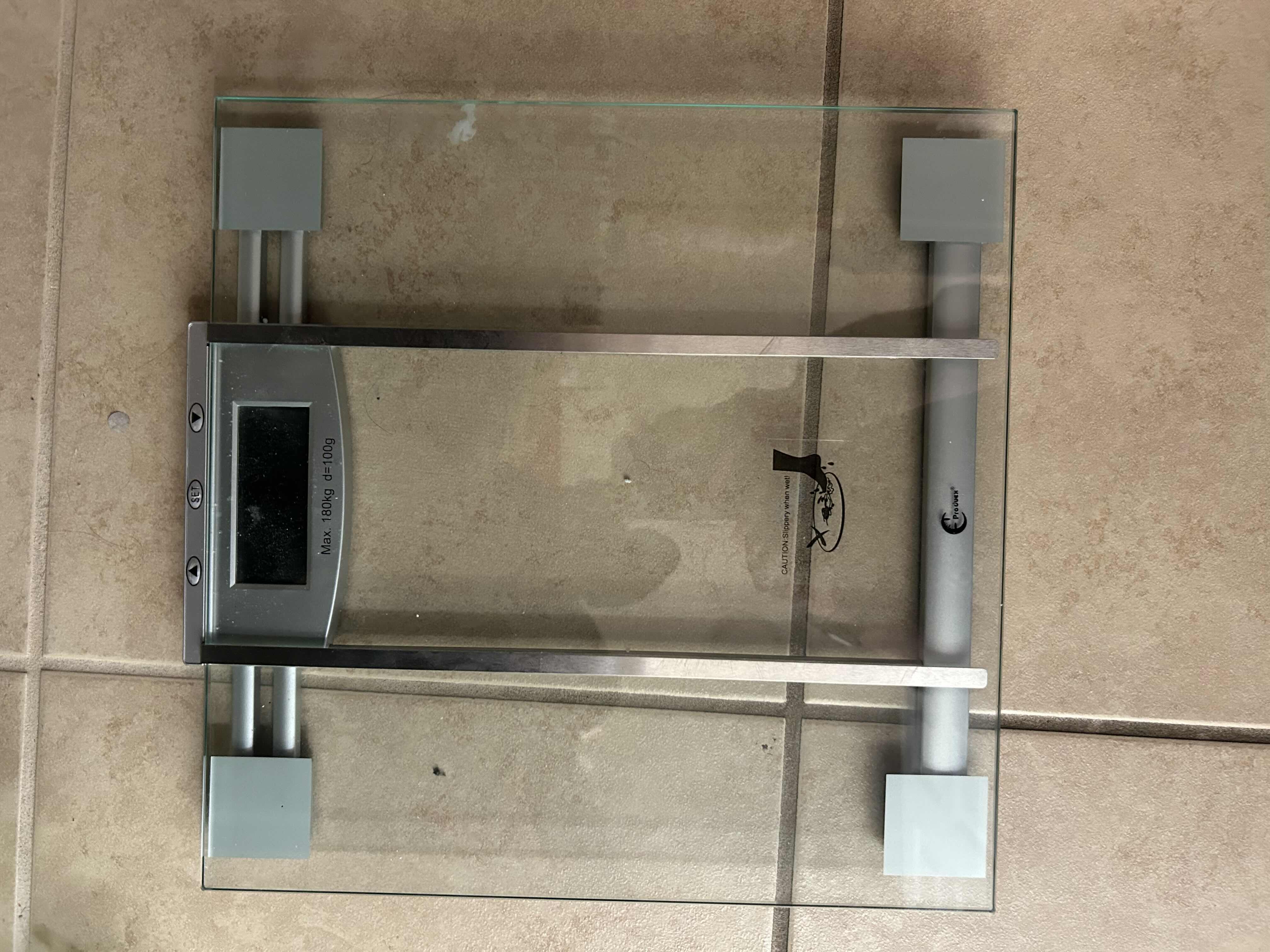 Photo 1 of BATHROOM SCALES