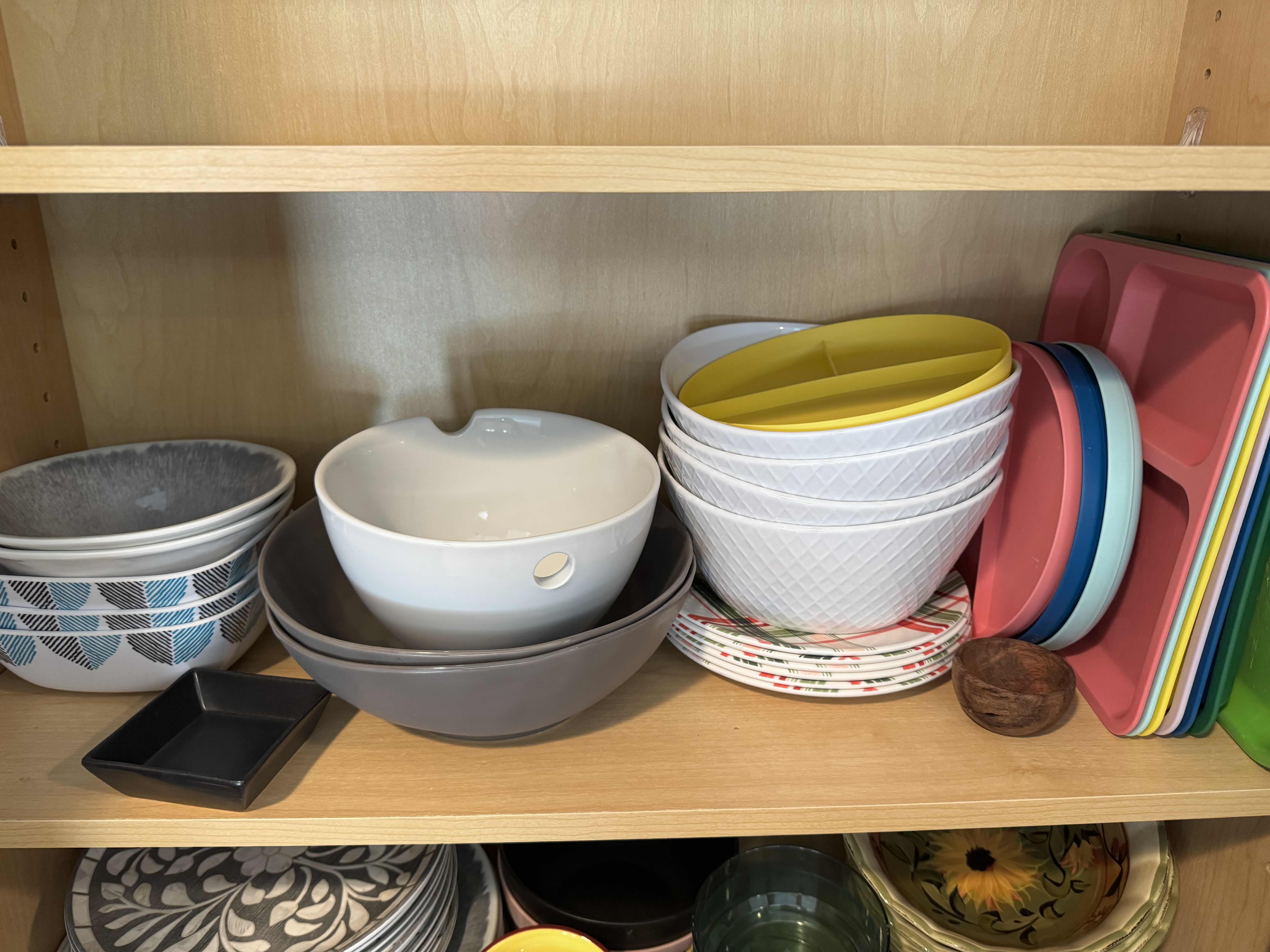 Photo 1 of CONTENTS OF CABINET