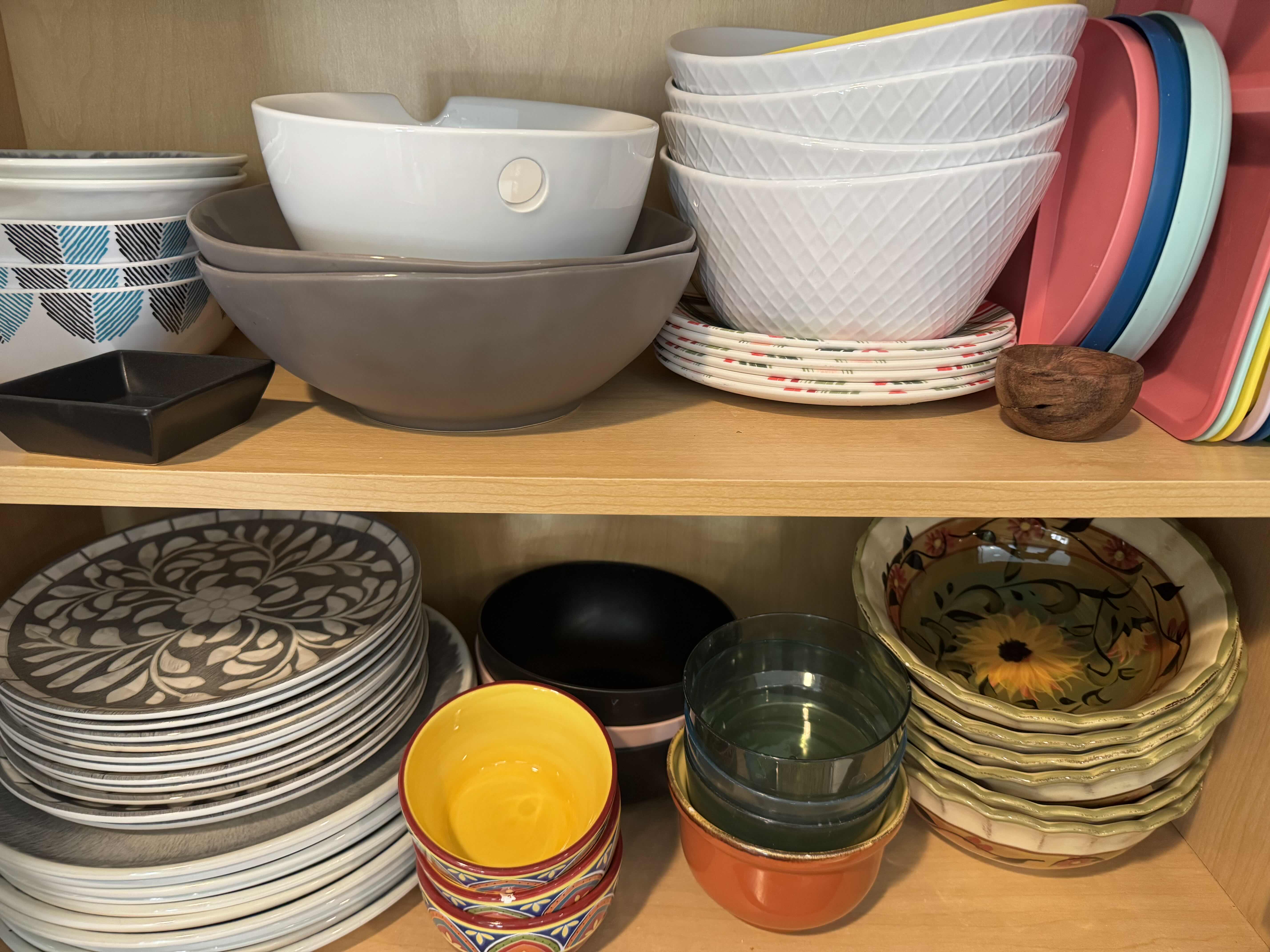 Photo 1 of CONTENTS OF CABINET