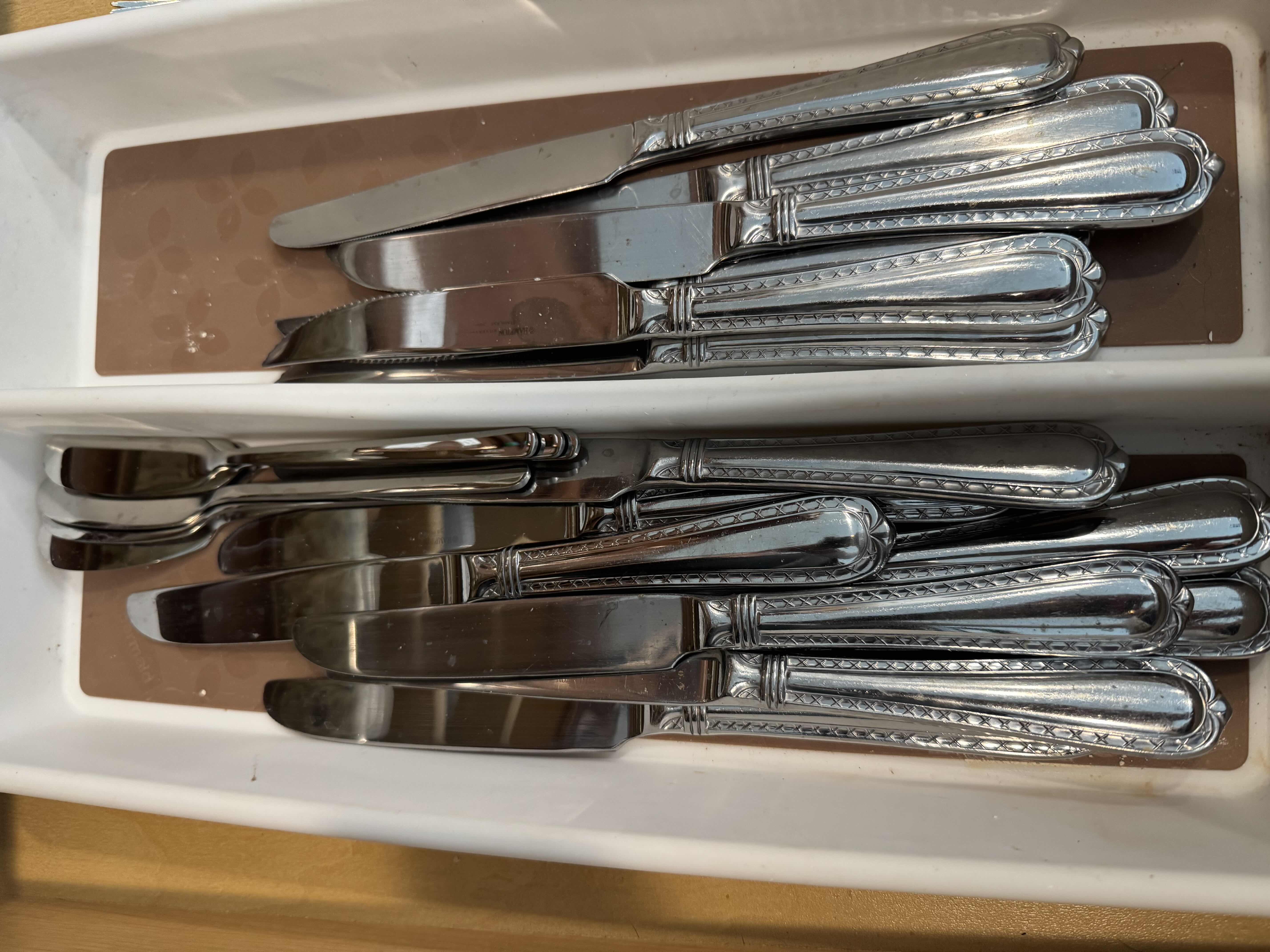 Photo 1 of CONTENTS OF DRAWER