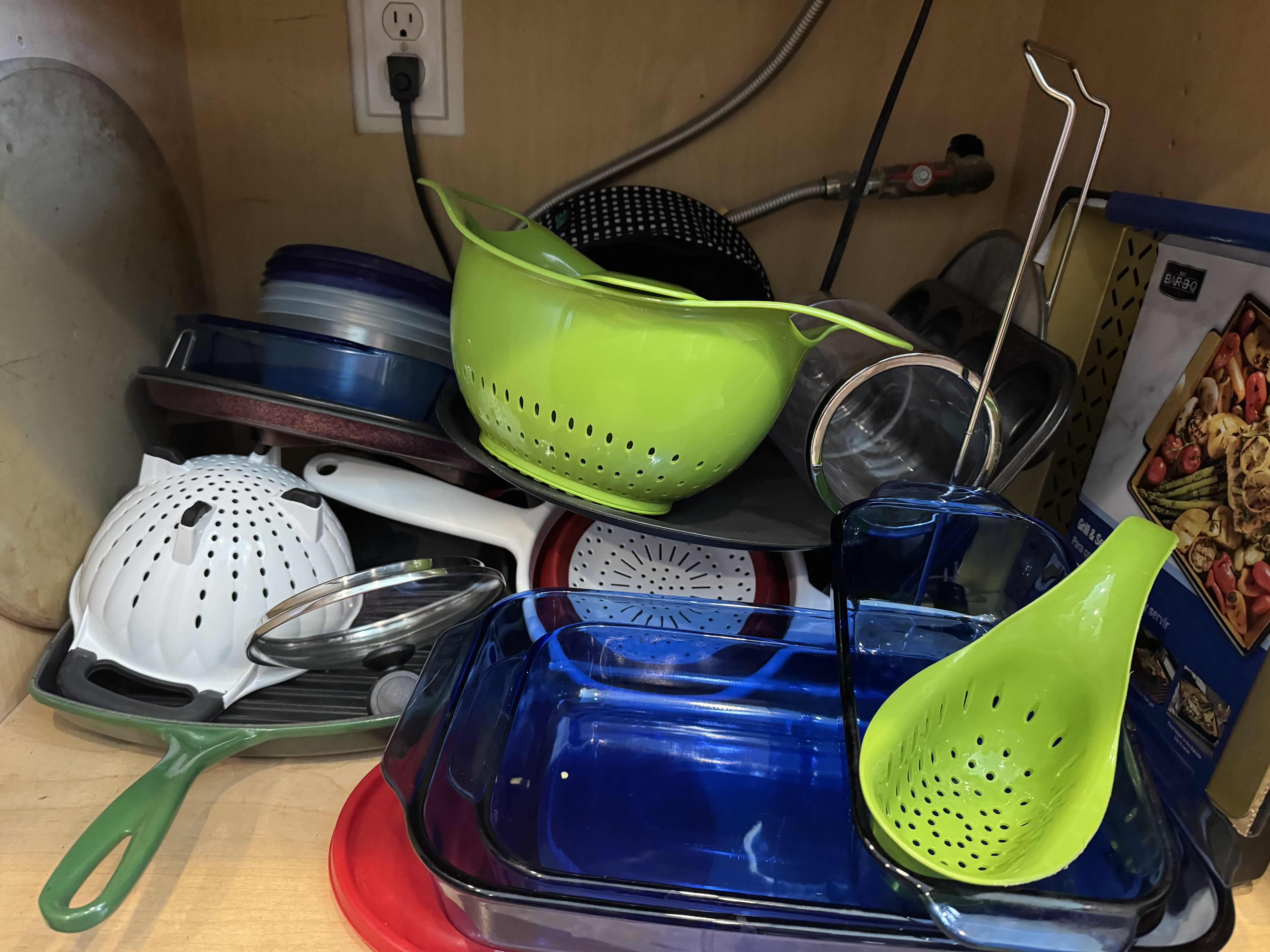 Photo 1 of CONTENTS OF CABINET