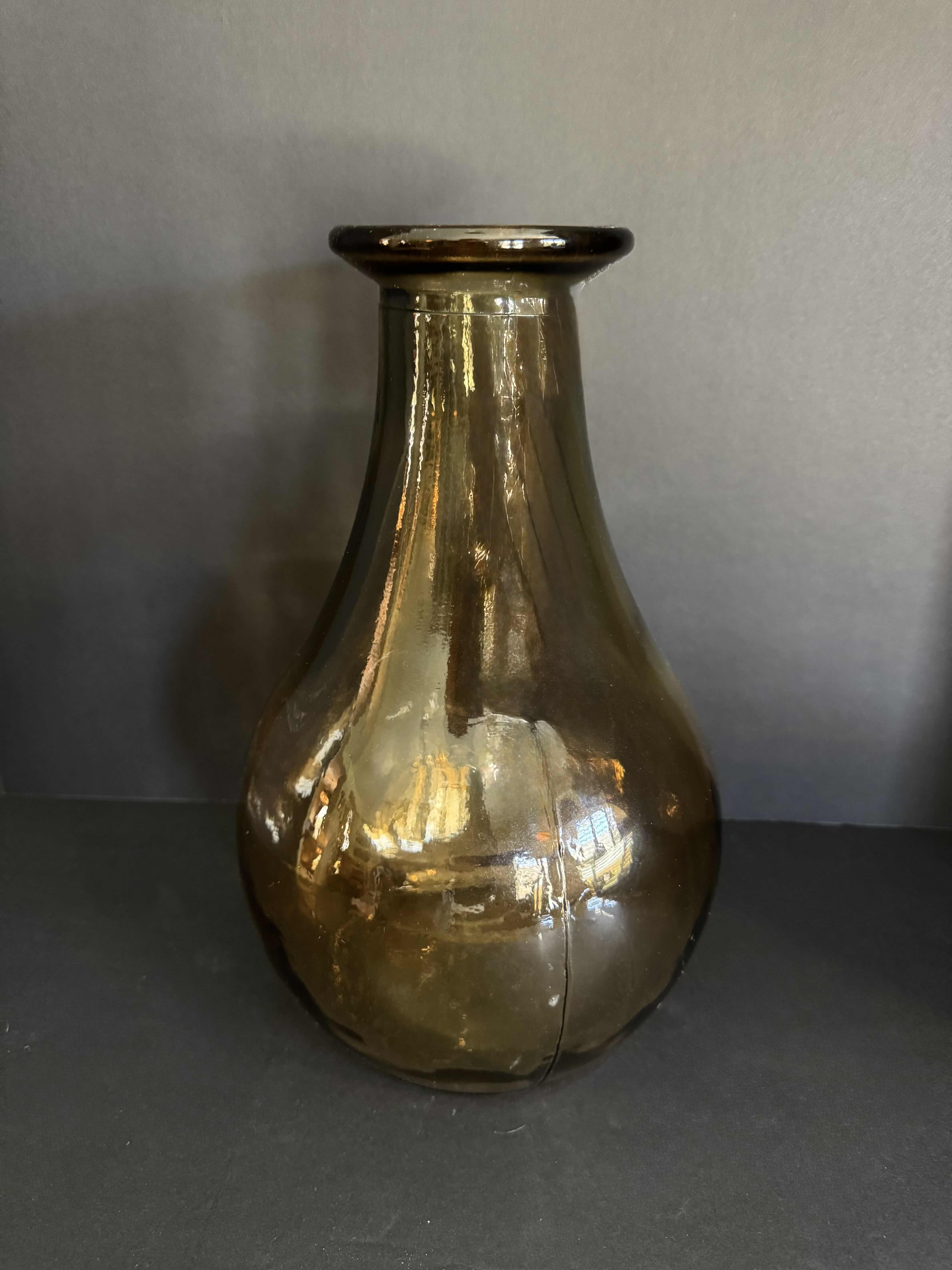 Photo 1 of ASSORTED DECORATIVE ESSENTIALS ARTWORK 
VASE 12”H 
CHARDONNAY FRAME 8.5”H X 20”L
RED WINE FRAME 8”H X 8”L
WHITE WINE FRAME 8”H X 8”L