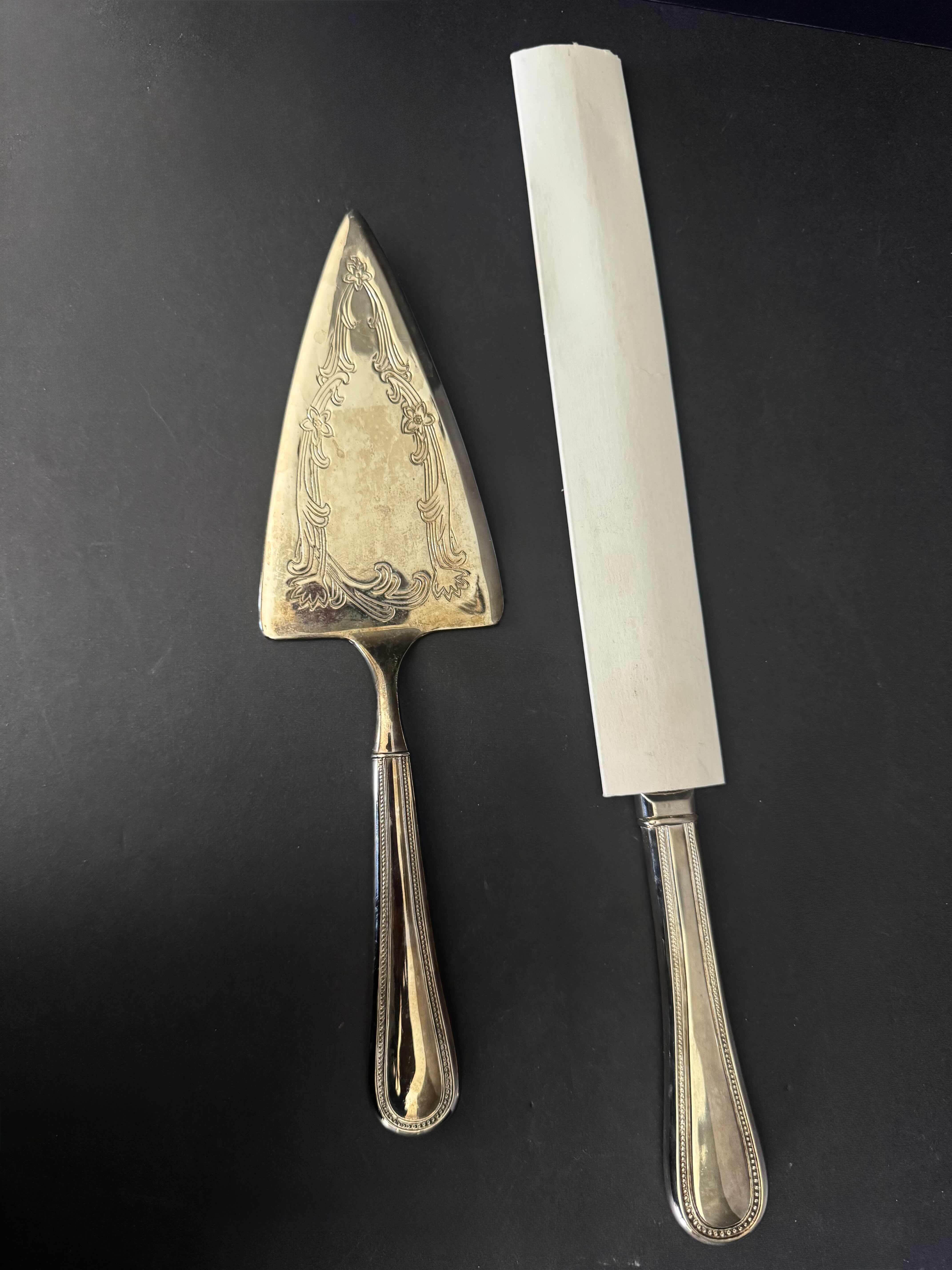 Photo 1 of 2-VINTAGE CAKE AND KNIFE SERVER SET, PIE SERVER SET, SILVER PLATED
KNIFE 14”H AND CAKE SERVER 10.5”H