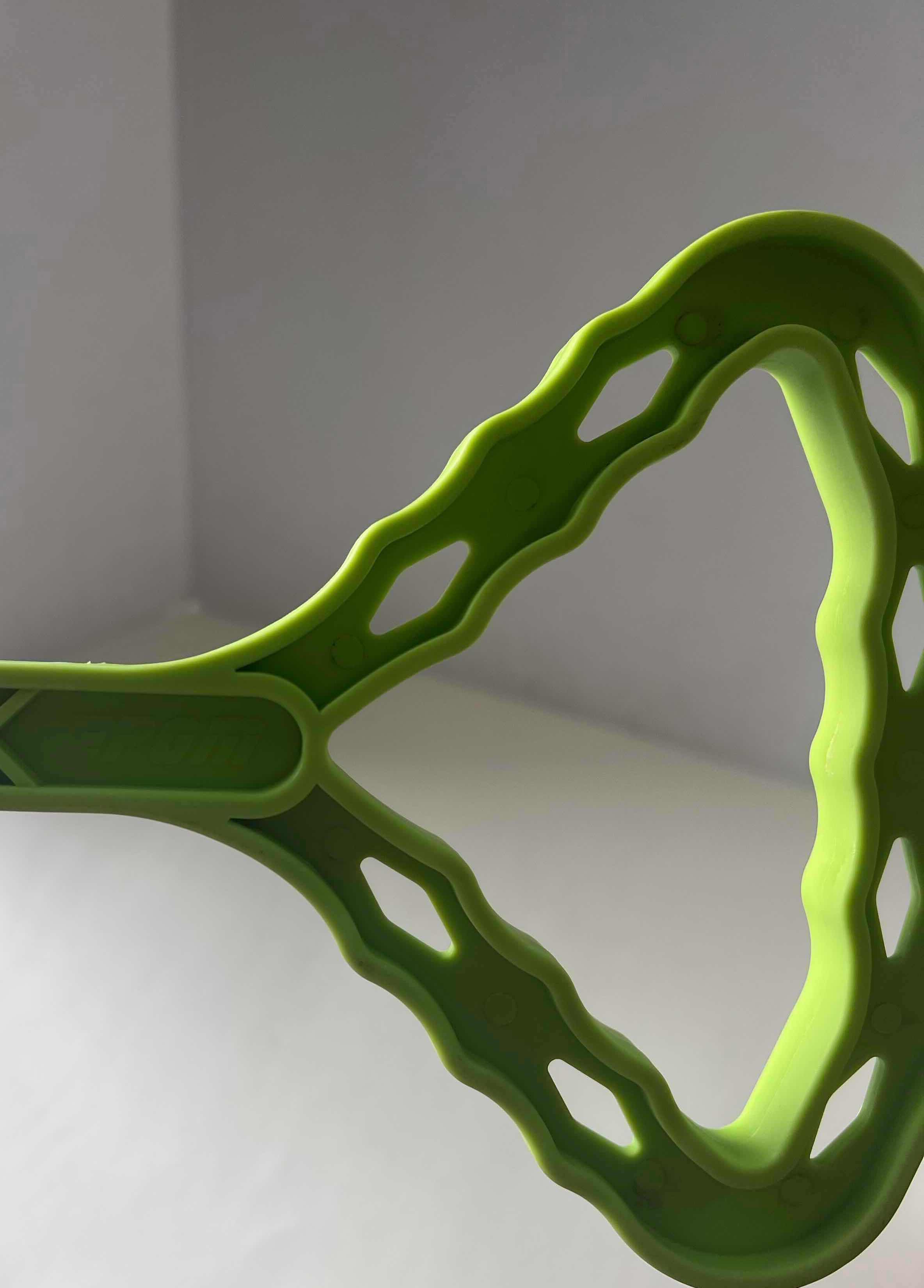 Photo 1 of SPORTS ÉQUIPEMENT GOLF SWING TRAINING TOOL