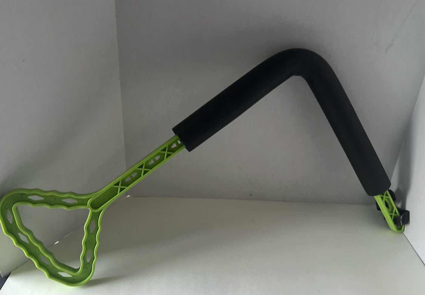 Photo 1 of SPORTS ÉQUIPEMENT GOLF SWING TRAINING TOOL