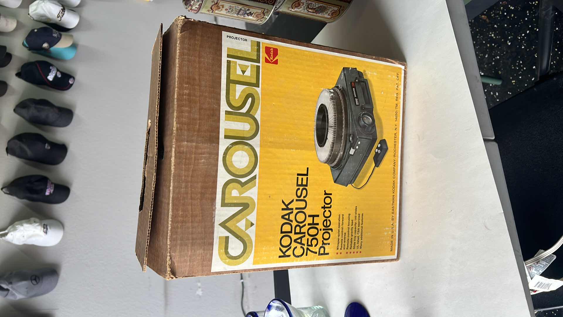 Photo 1 of VINTAGE KODAK SLIDE PROJECTOR