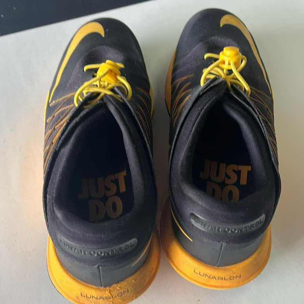 Photo 1 of NIKE MENS GOLF SHOES. SIZE 12