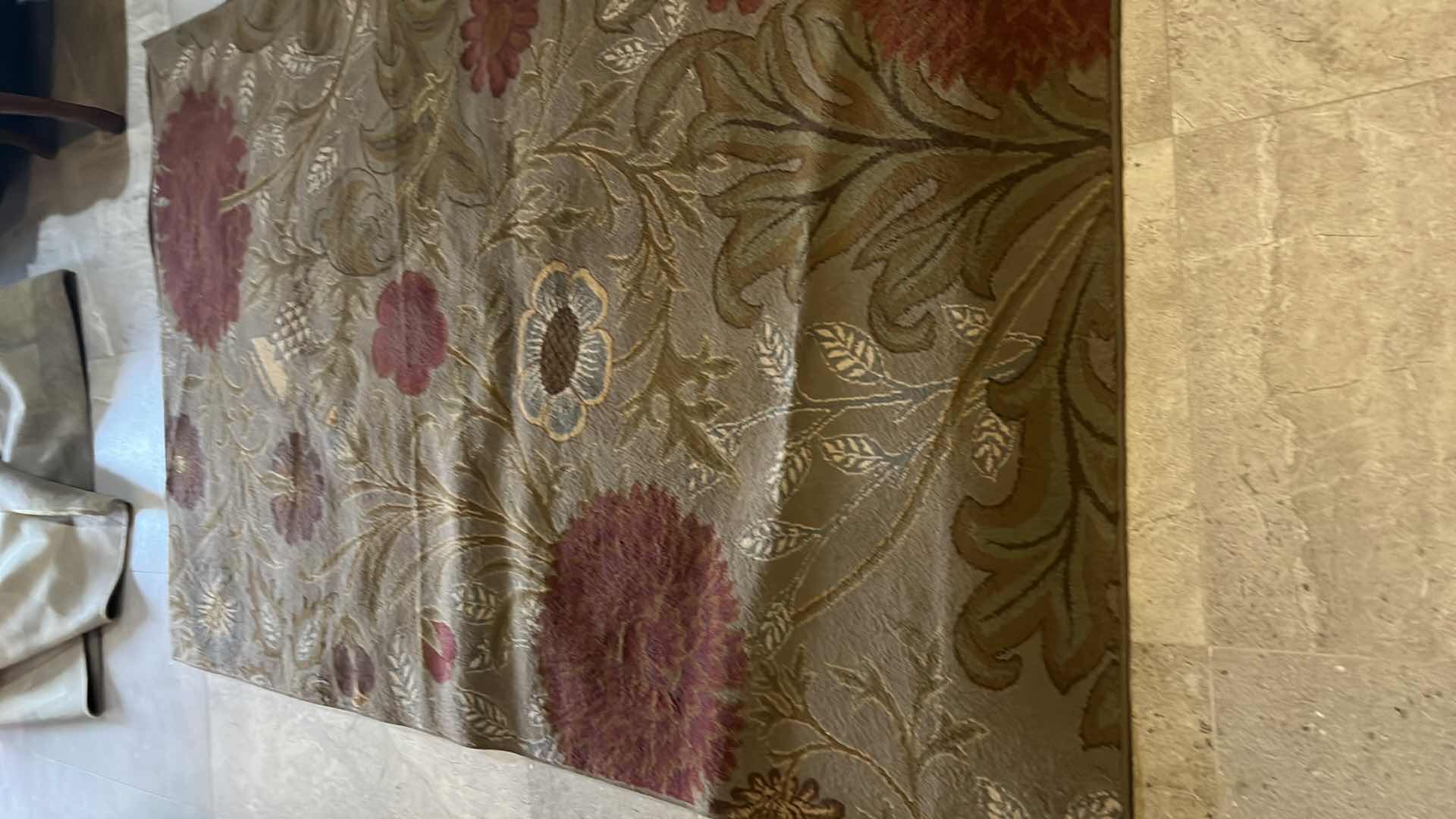 Photo 1 of AREA RUG 5x8 FLORAL