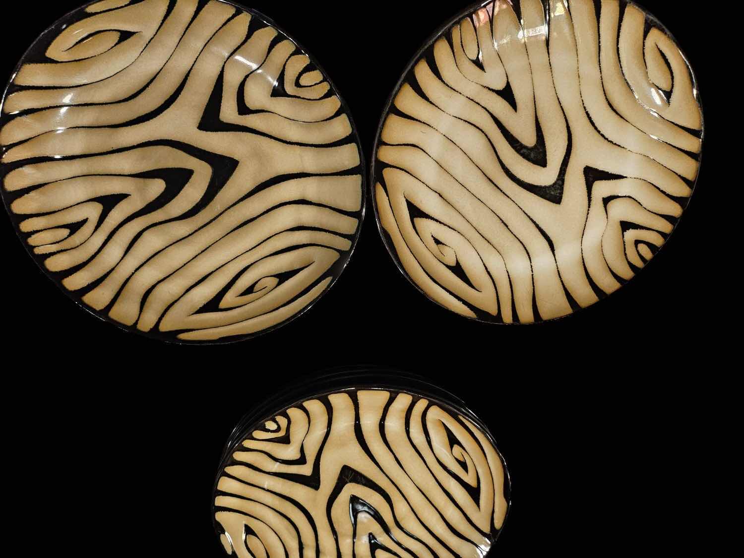 Photo 1 of KITCHEN-ANIMAL PRINT PLATES-SET OF 8