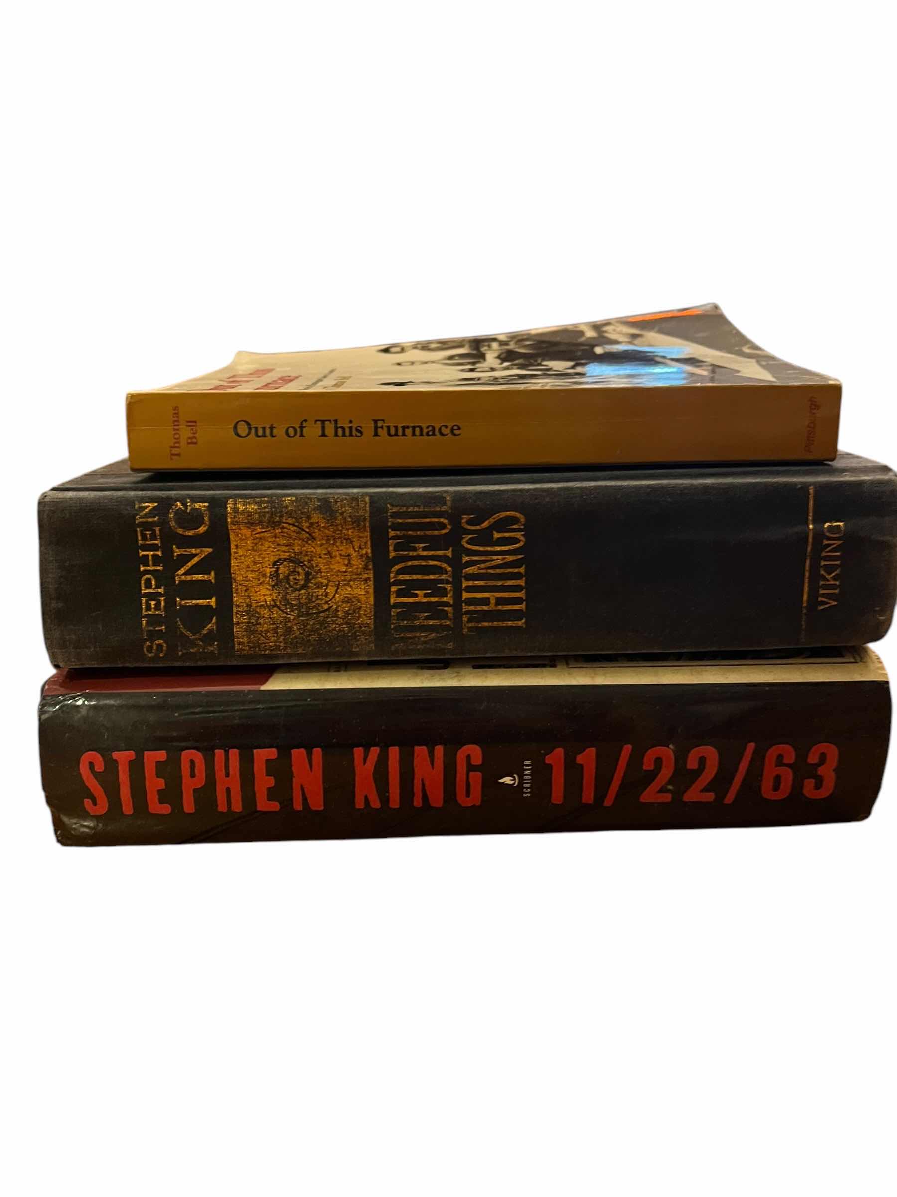 Photo 1 of NOVELS-VARIOUS AUTHORS-STEPHEN KING-BOOKS