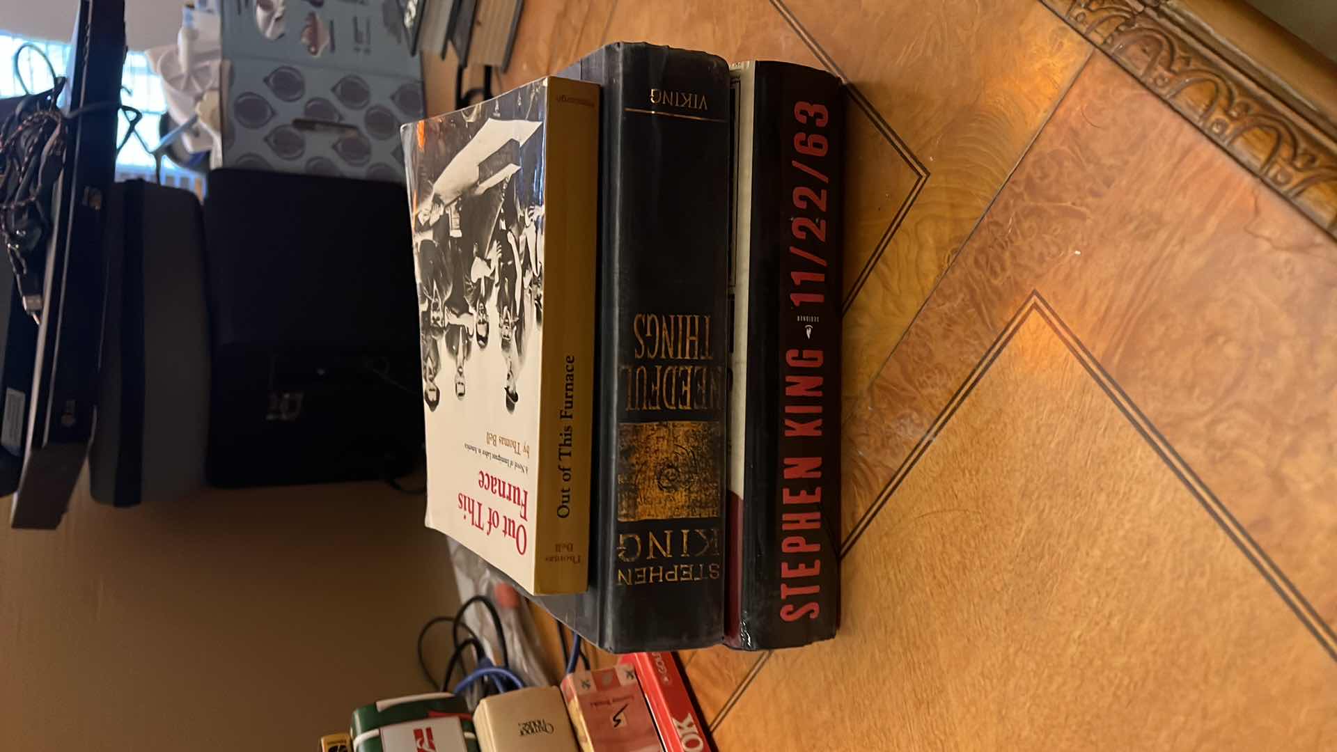 Photo 2 of NOVELS-VARIOUS AUTHORS-STEPHEN KING-BOOKS