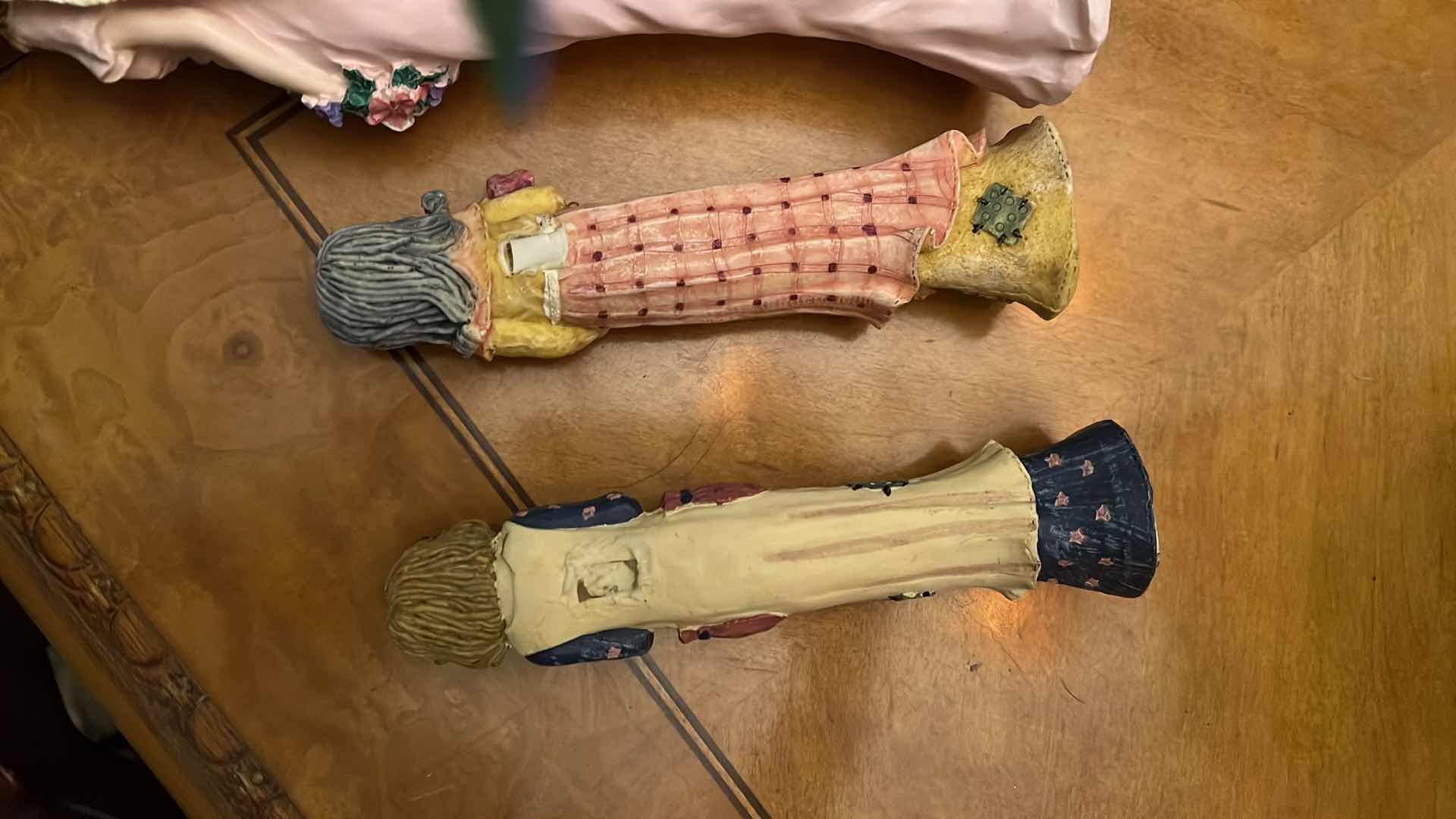 Photo 2 of HOME DECOR. 9”H RESIN ANGEL STATUES