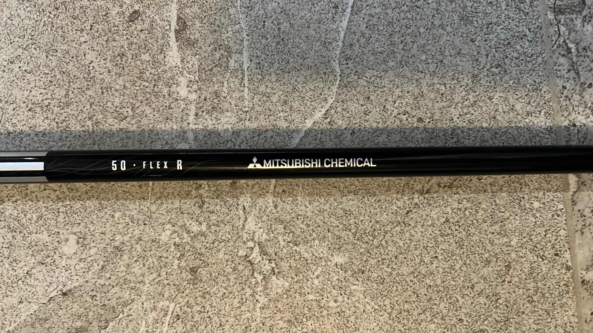 Photo 4 of TITLEIST TSi 2 DRIVER. GOLF CLUB. 50 FLEX. MIDSIZE