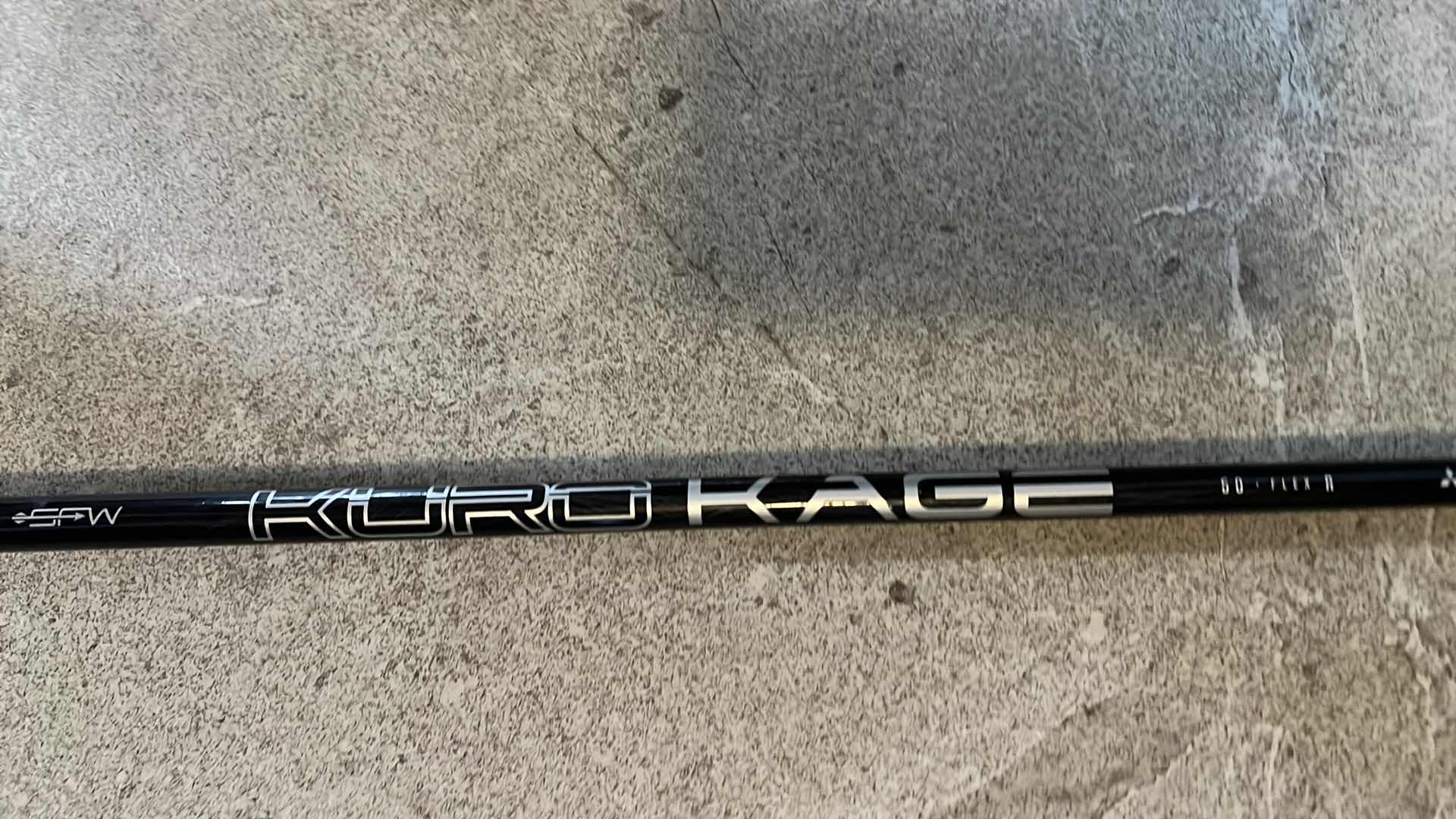 Photo 3 of TITLEIST TSi 2 DRIVER. GOLF CLUB. 50 FLEX. MIDSIZE