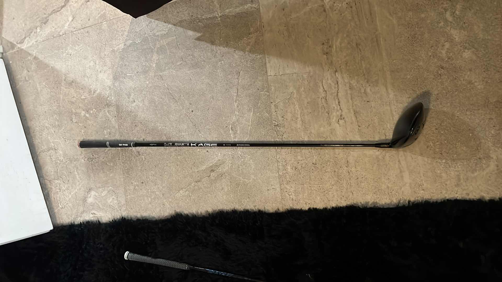 Photo 2 of TITLEIST TSi 2 DRIVER. GOLF CLUB. 50 FLEX. MIDSIZE