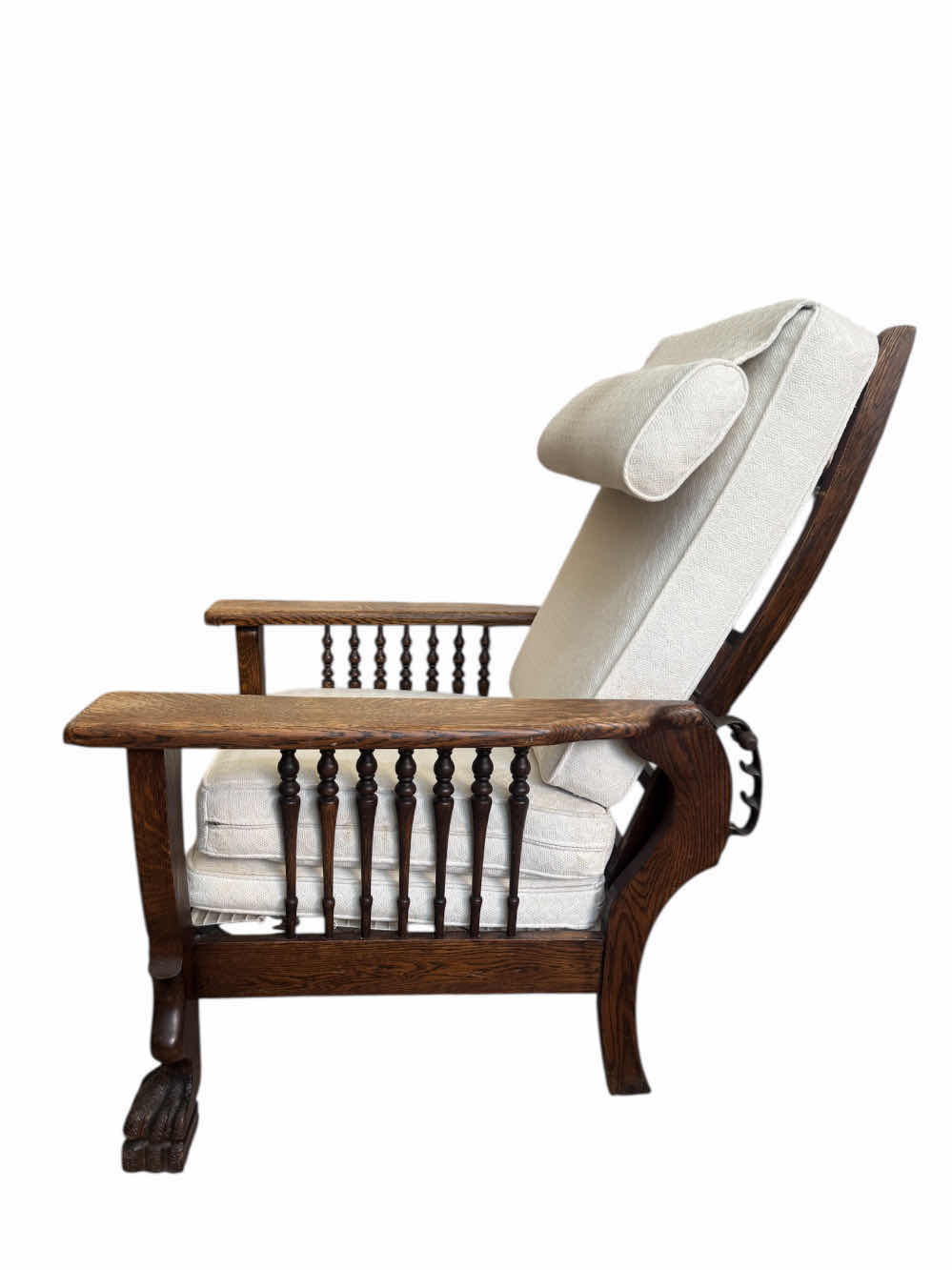 Photo 1 of 50
VINTAGE ANTIQUE OAKWOOD MORRIS CHAIR RECLINER WITH CUSHIONS.

32” X 30” X H39”