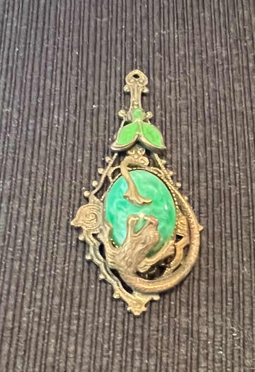 Photo 2 of LOT OF FASHION JEWELRY