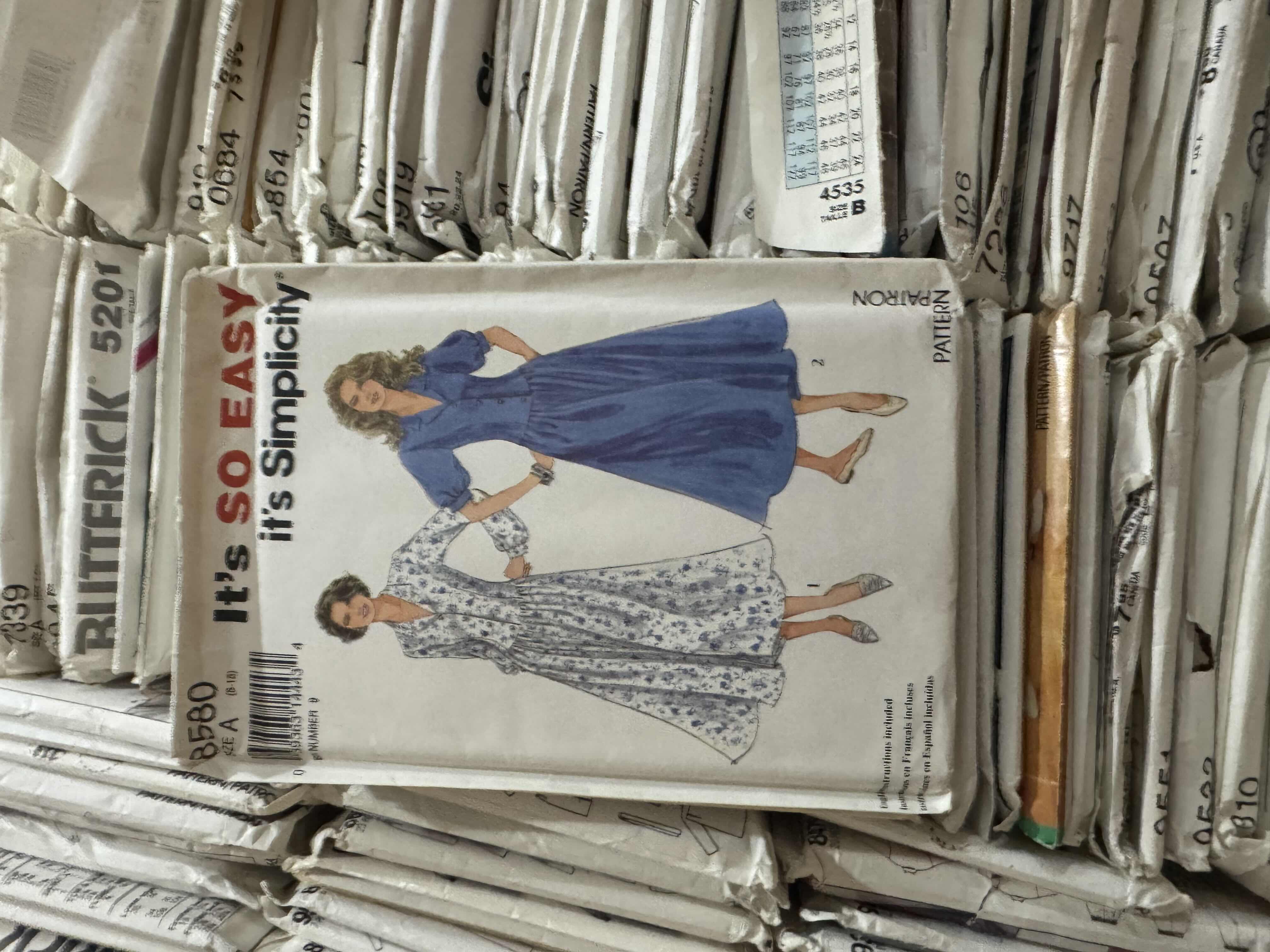 Photo 1 of TOTE OF PATTERNS