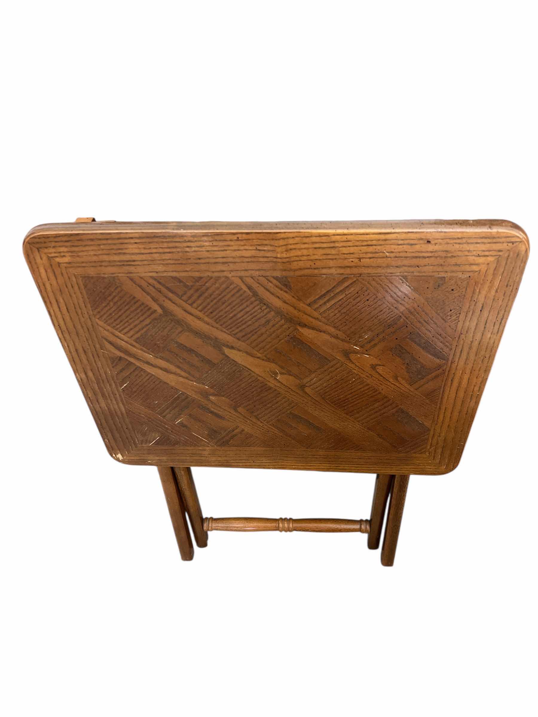 Photo 1 of 5 - SAMSONITE FOLDING CHAIRS AND HEAVY WOODEN FOLDING TRAY